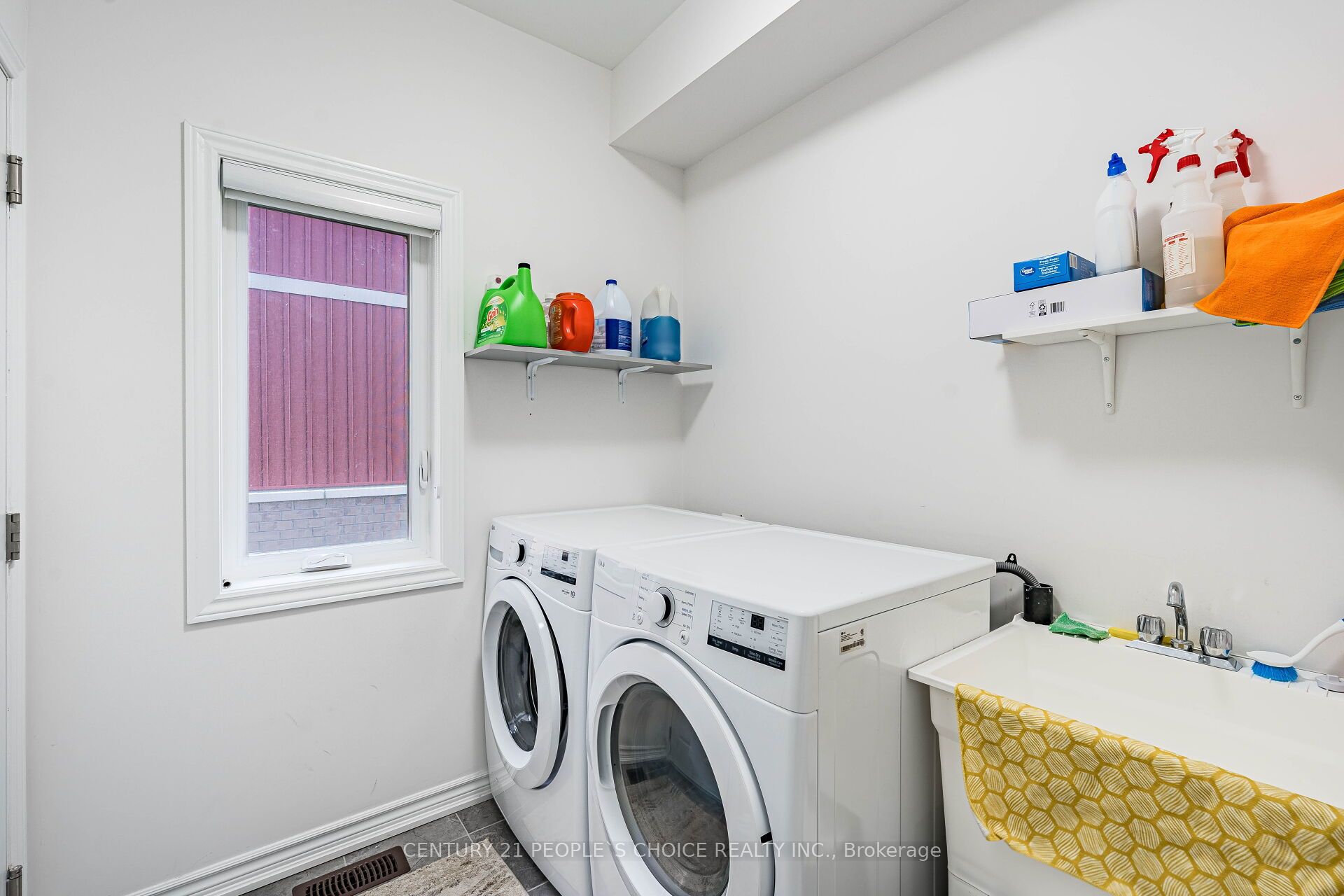 257 Duncan Street Property Photo 16