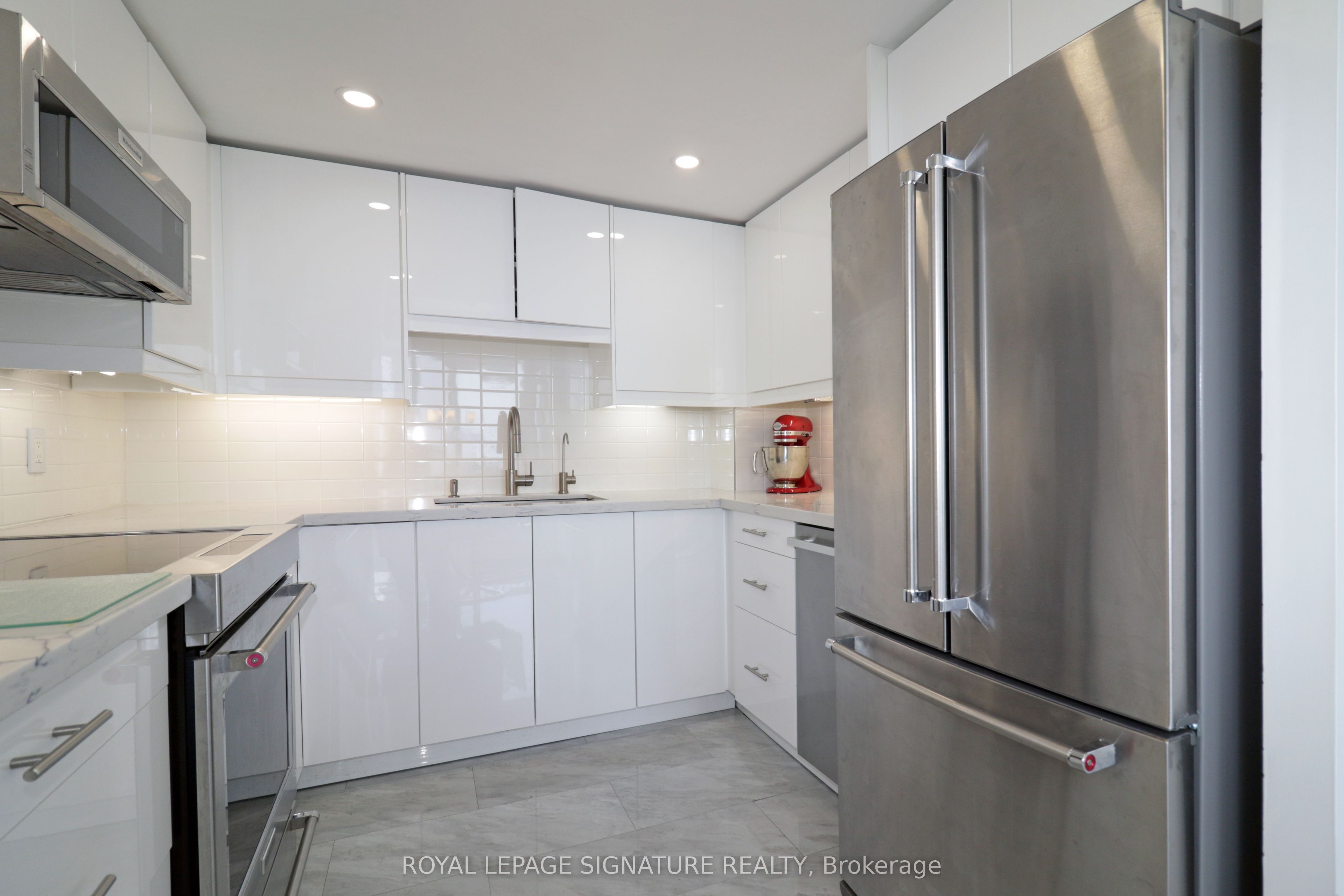 65 Ellen Street 1004 Property Photo 10