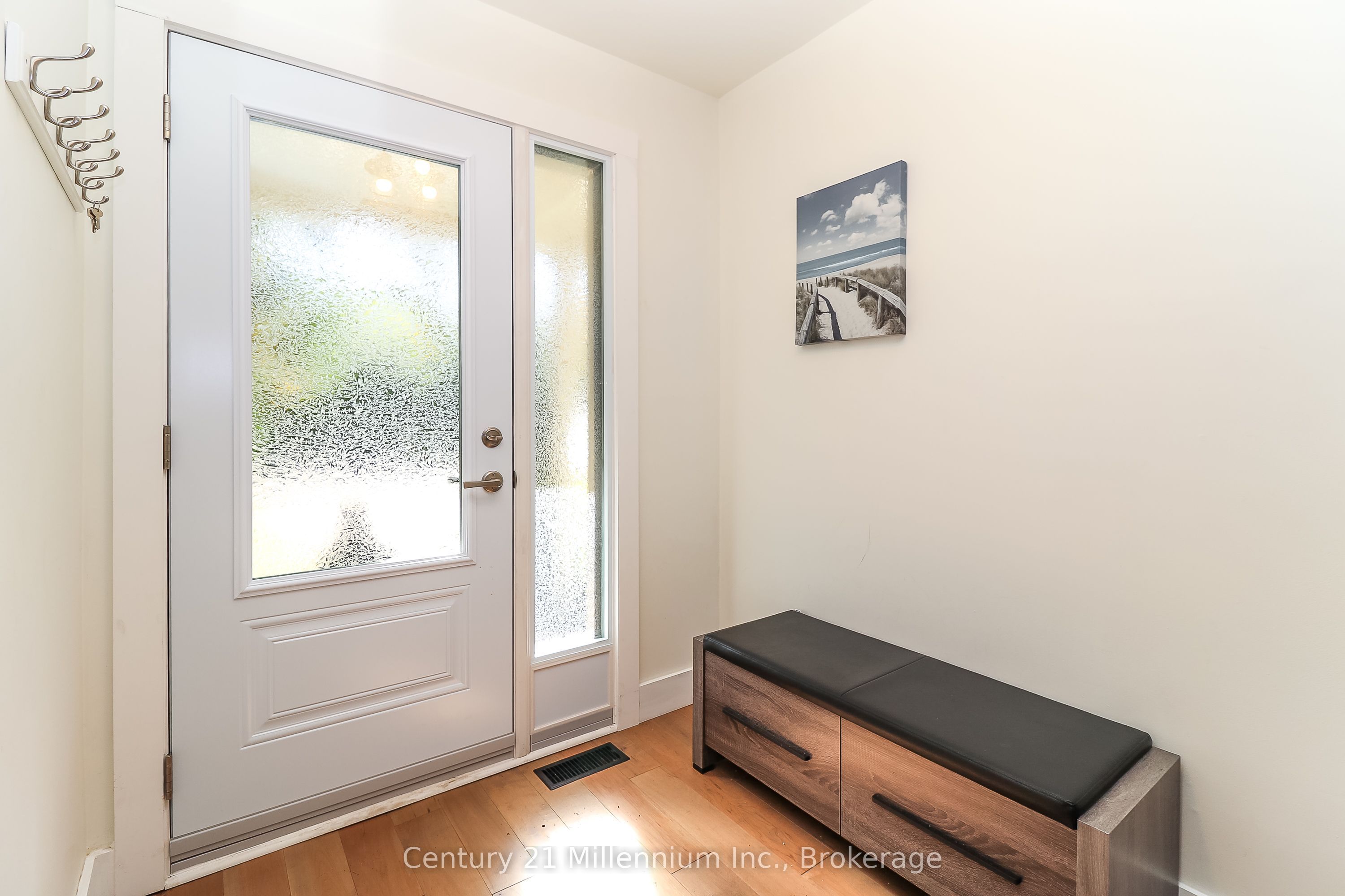 194 Escarpment Crescent Property Photo 5