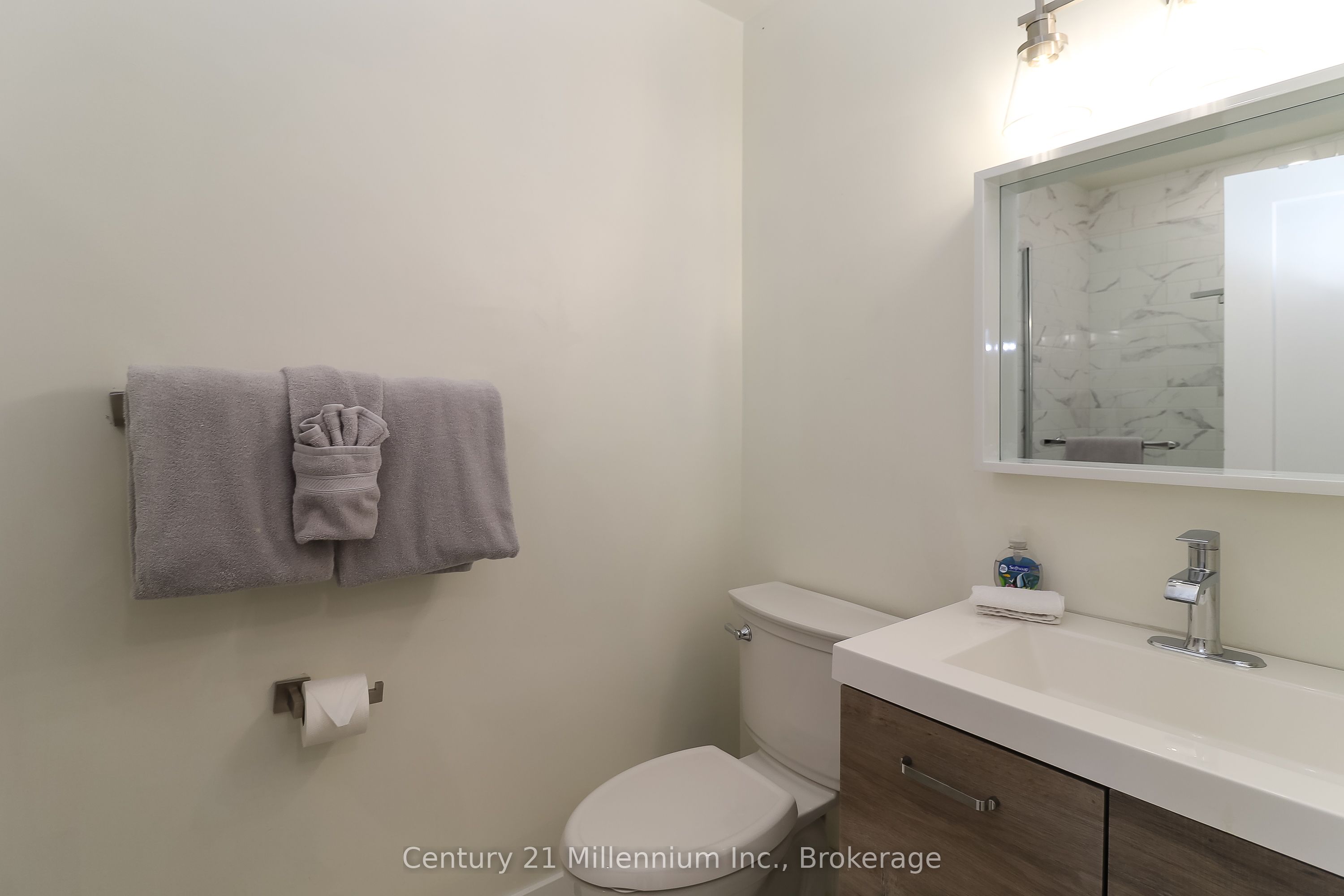 194 Escarpment Crescent Property Photo 17