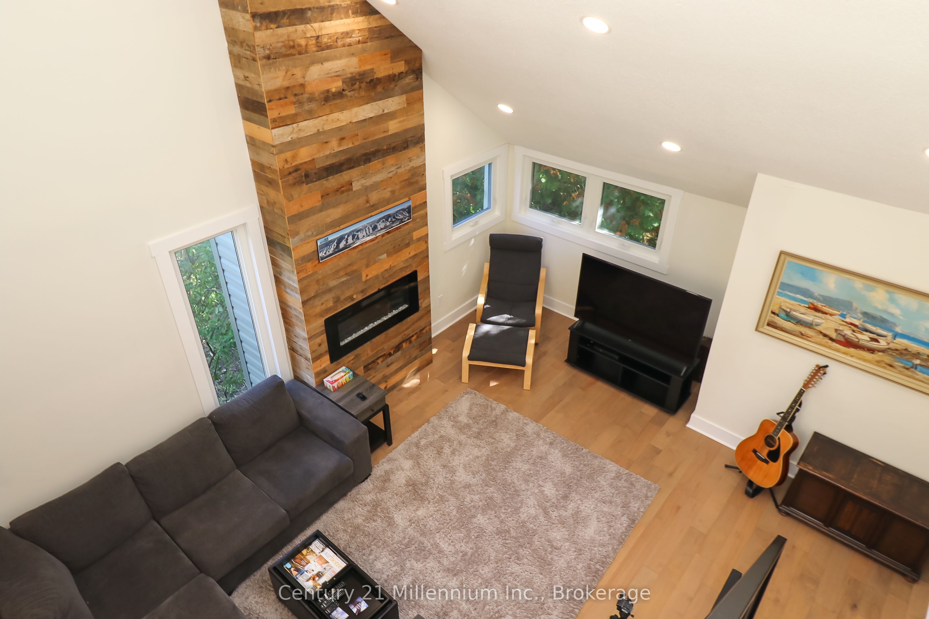 194 Escarpment Crescent Property Photo 20