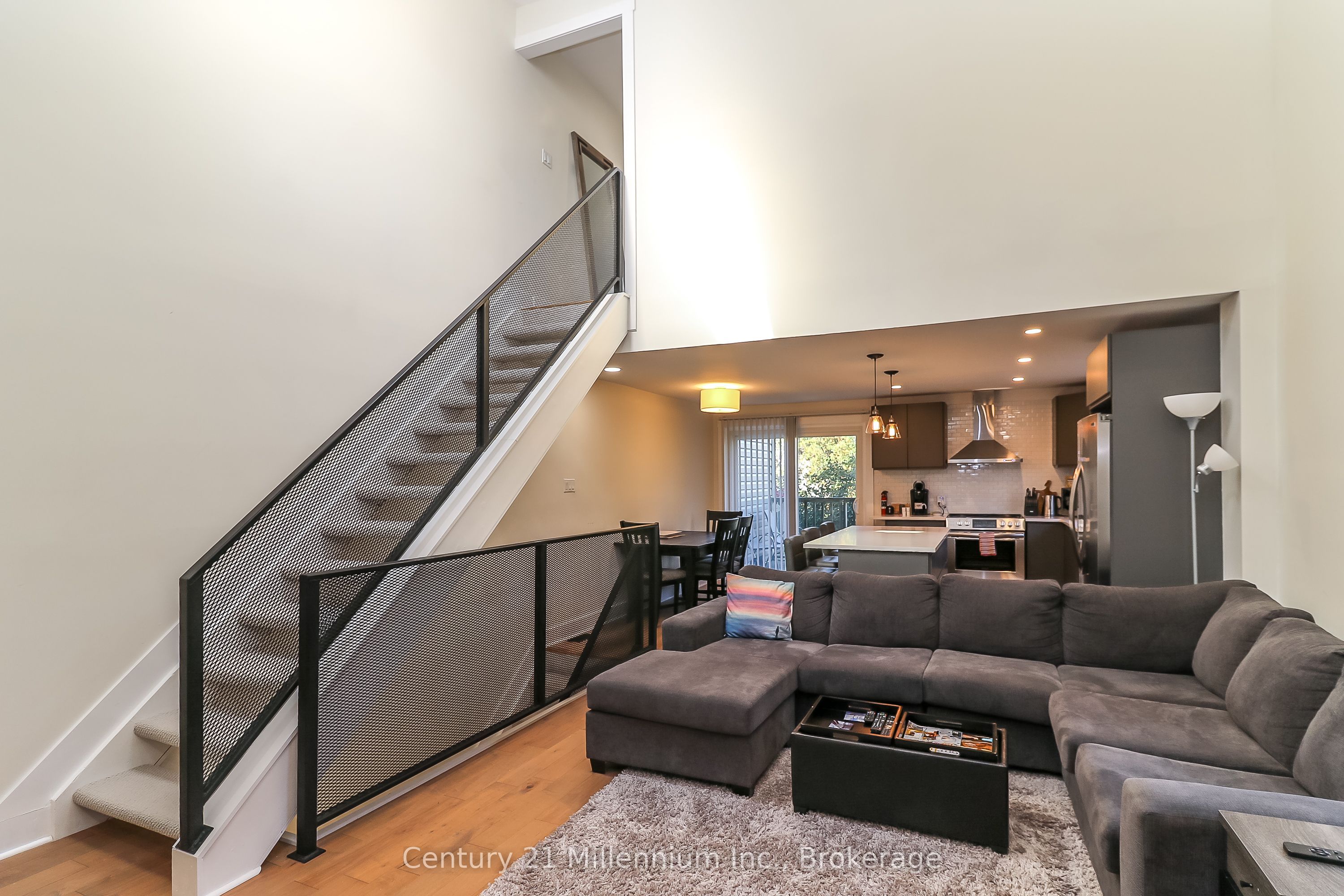 194 Escarpment Crescent Property Photo 21