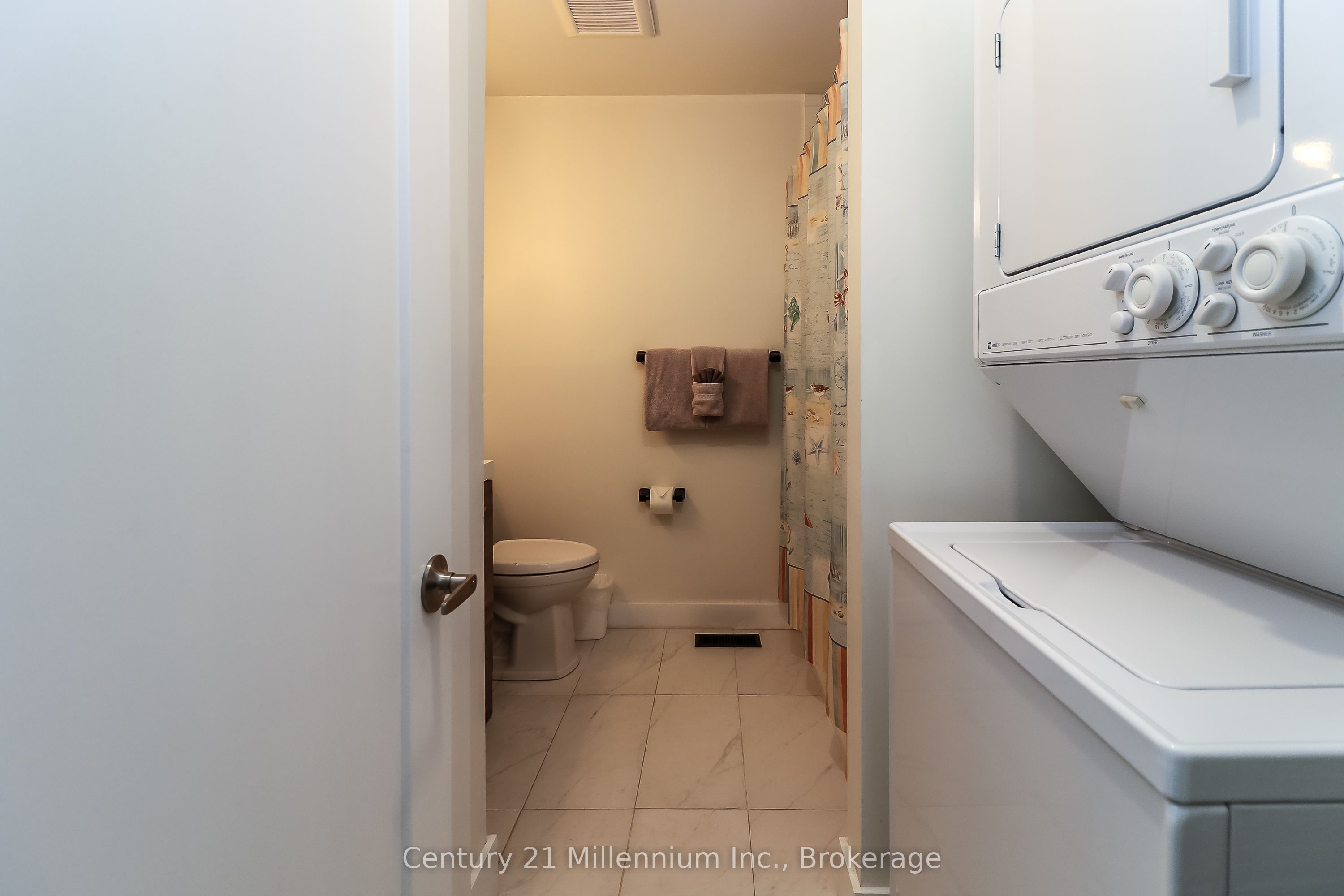 194 Escarpment Crescent Property Photo 28
