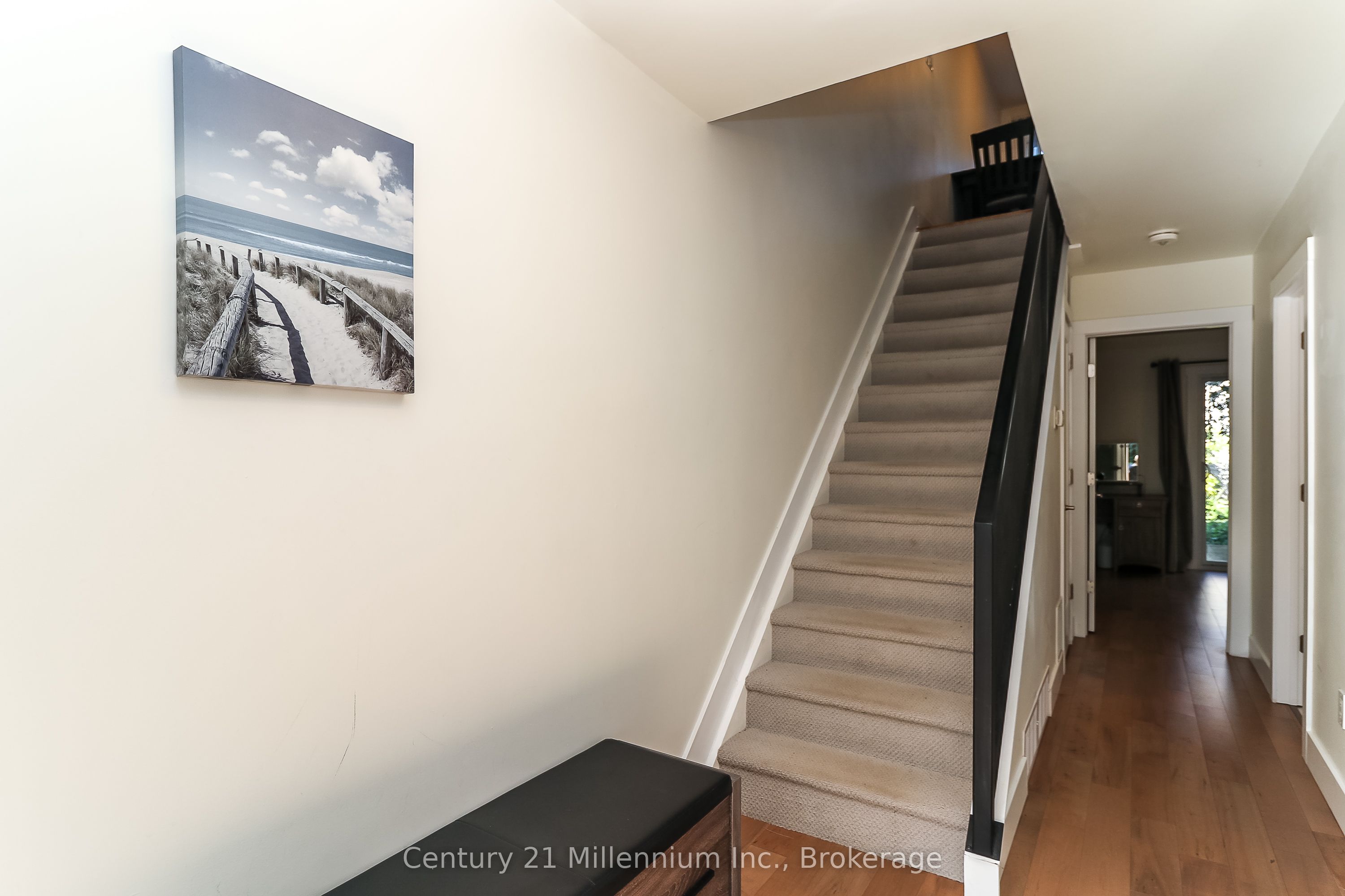 194 Escarpment Crescent Property Photo 30