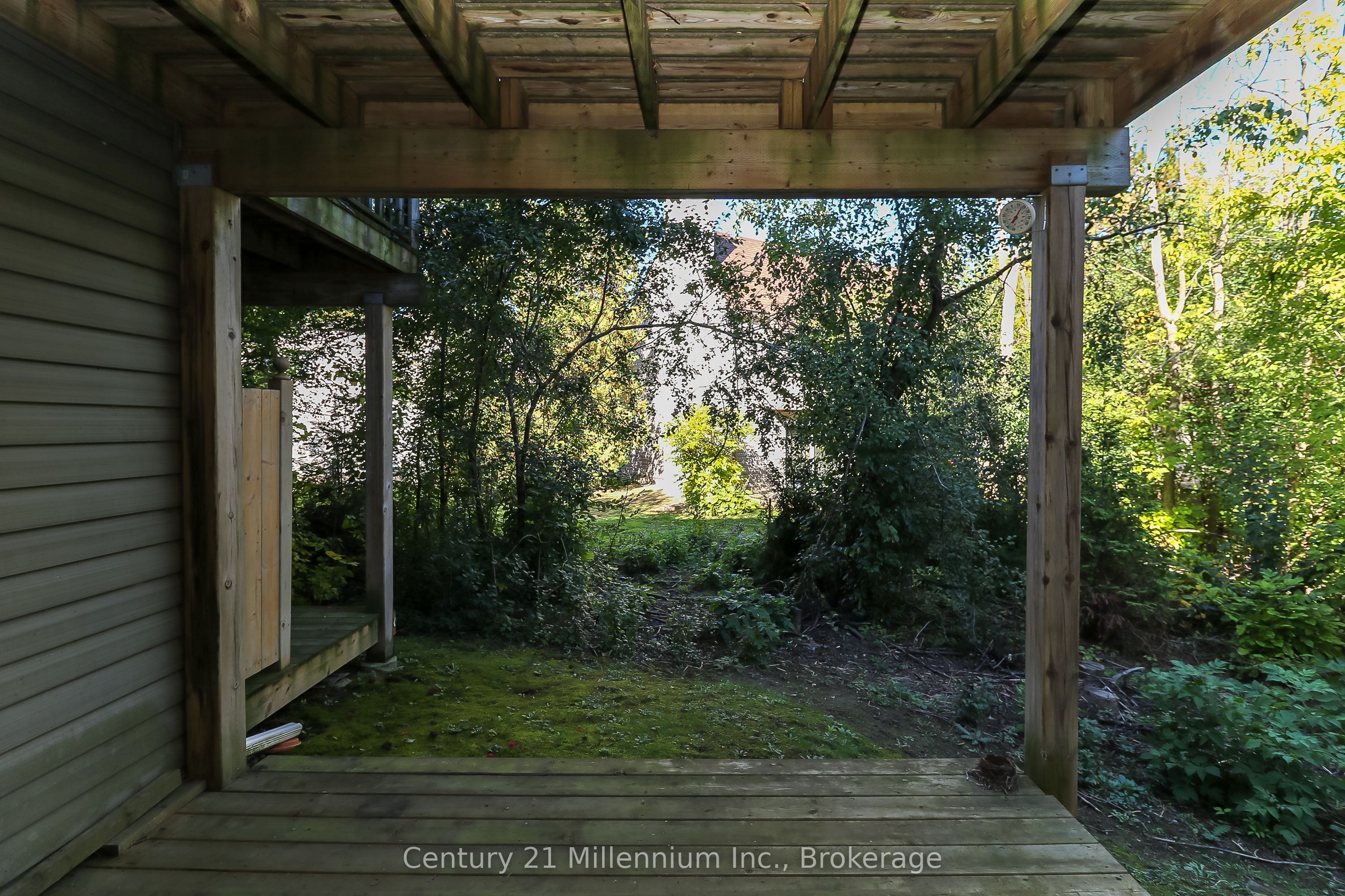 194 Escarpment Crescent Property Photo 32