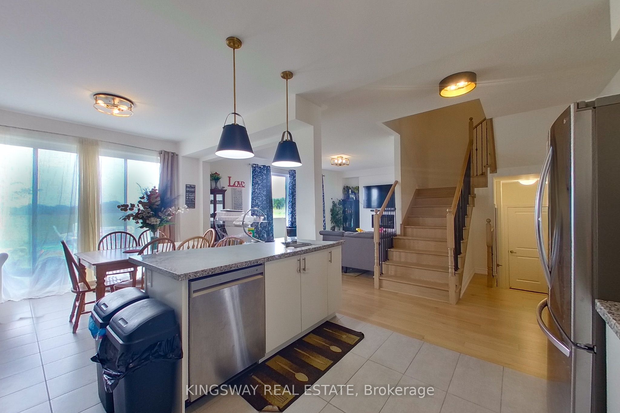 148 Union Boulevard Property Photo 6