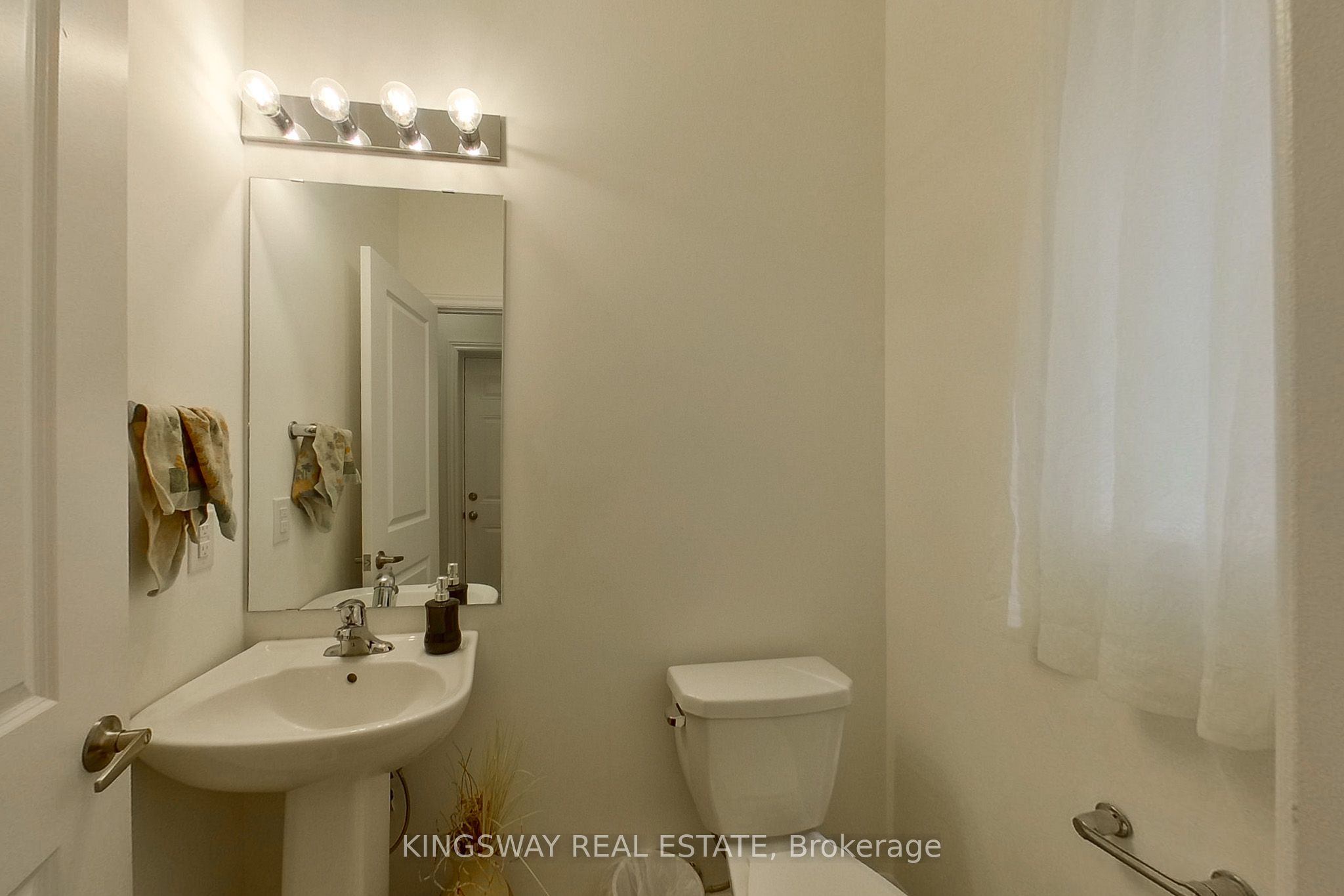 148 Union Boulevard Property Photo 11