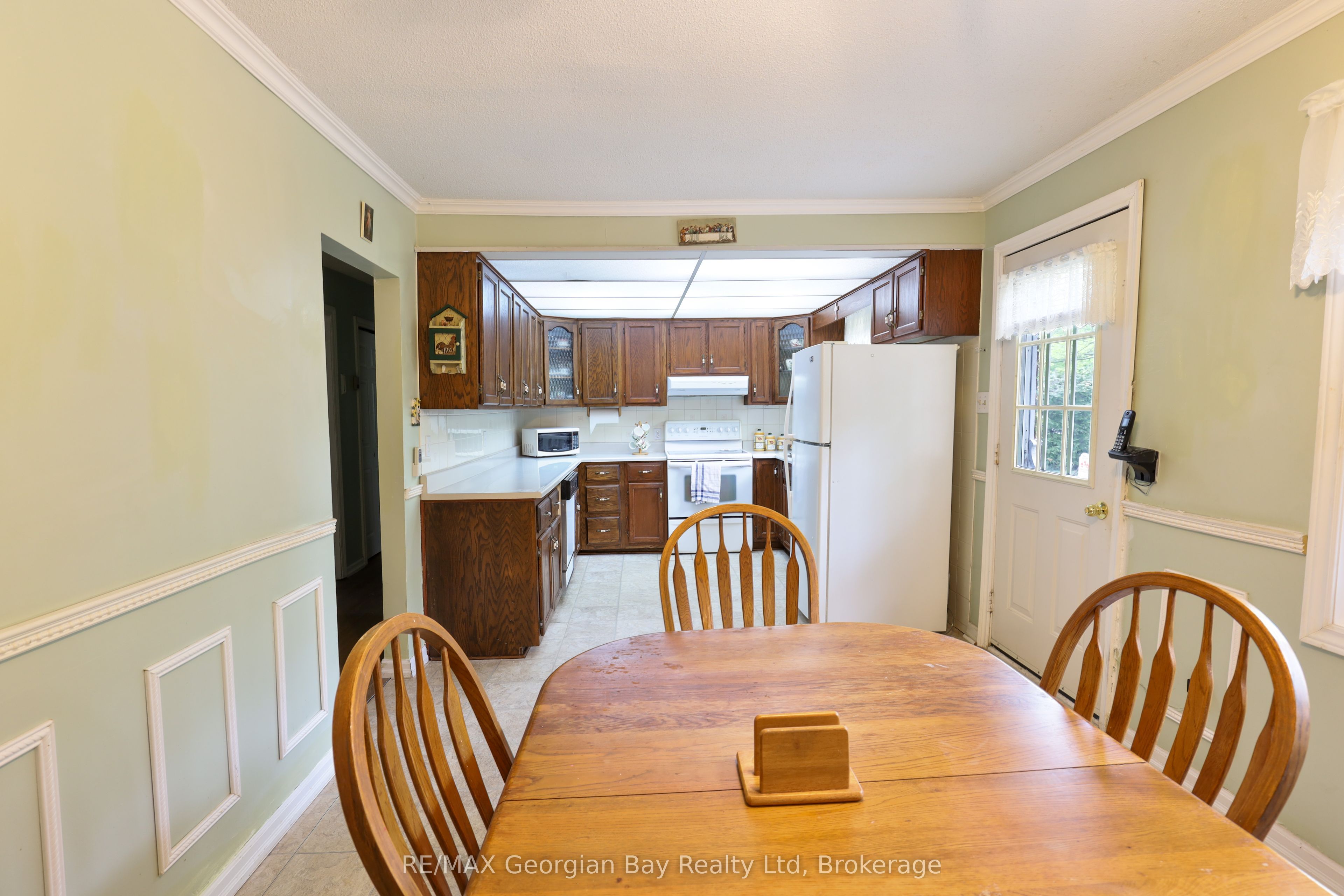1 Lindale Avenue Property Photo 7