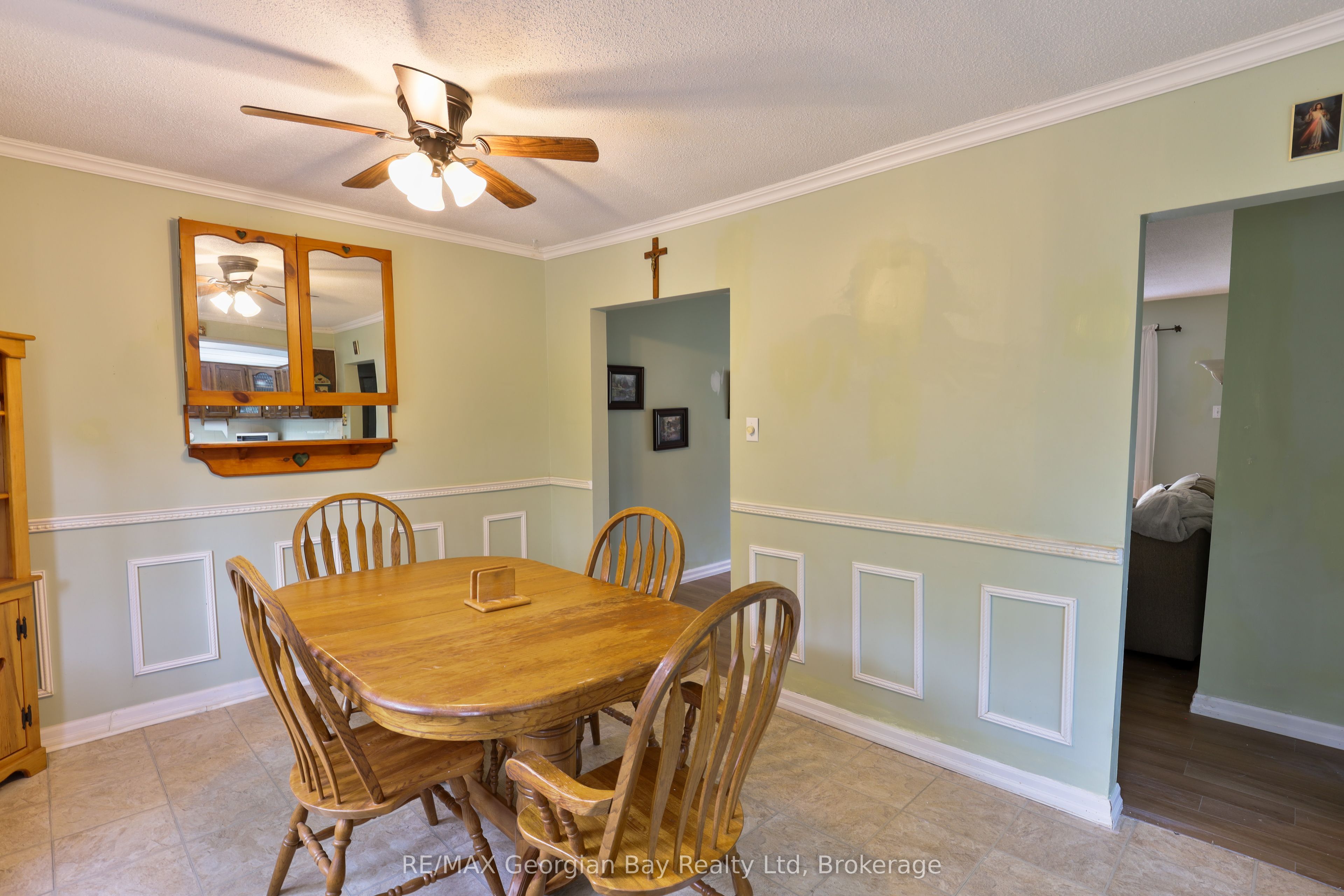 1 Lindale Avenue Property Photo 9