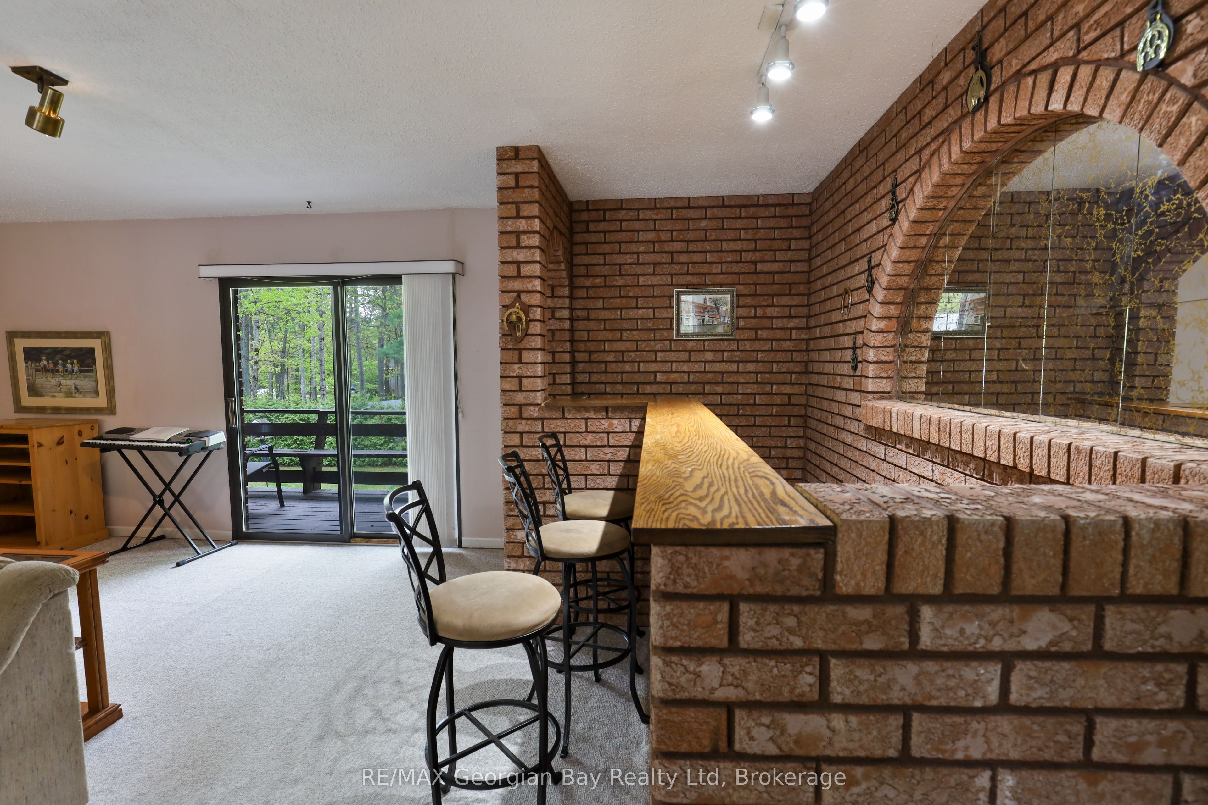 1 Lindale Avenue Property Photo 28