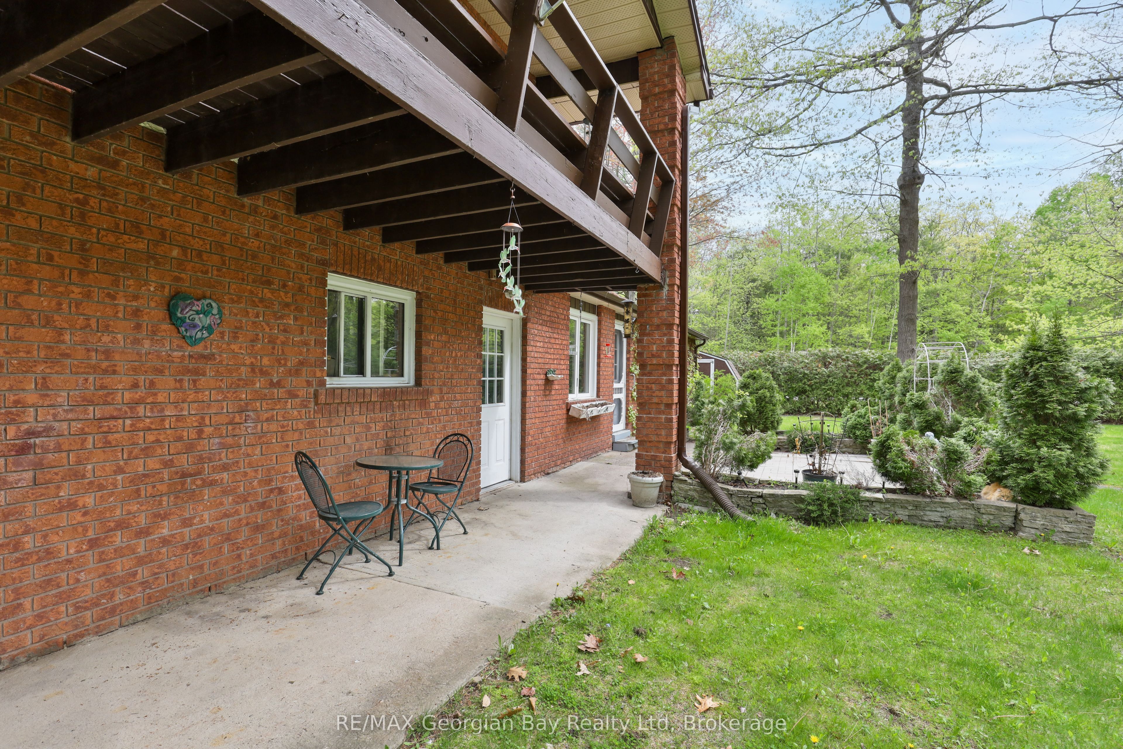 1 Lindale Avenue Property Photo 32