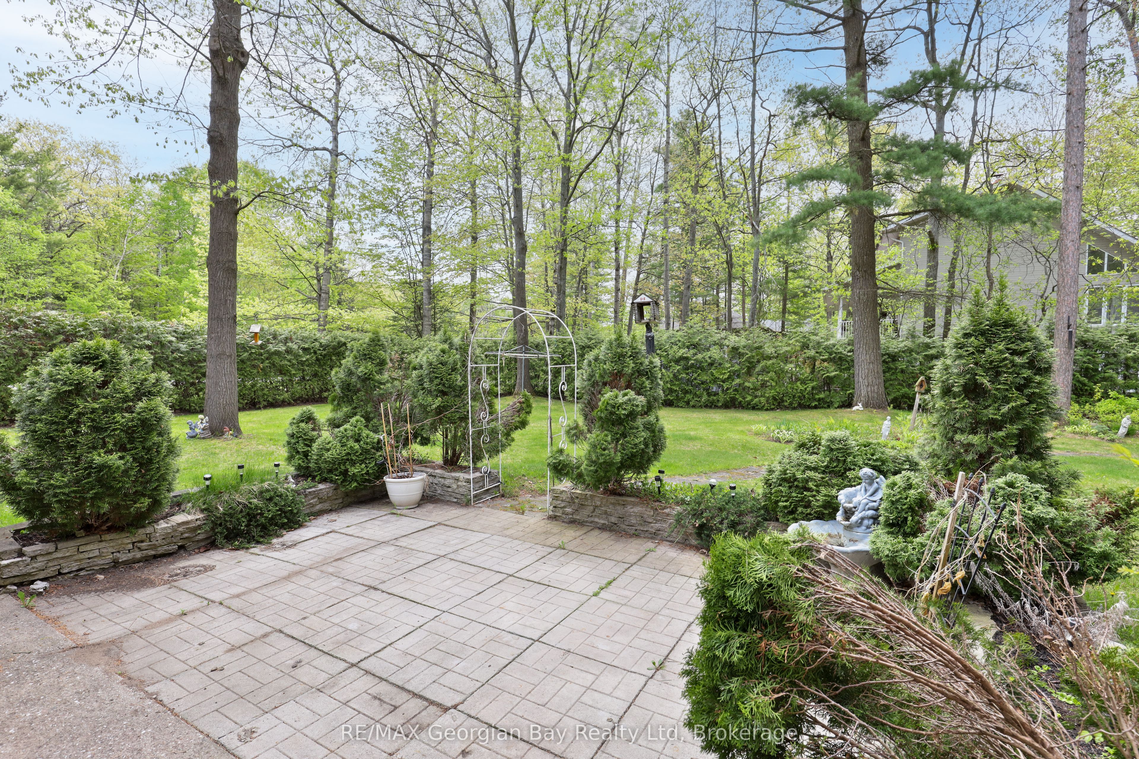 1 Lindale Avenue Property Photo 33