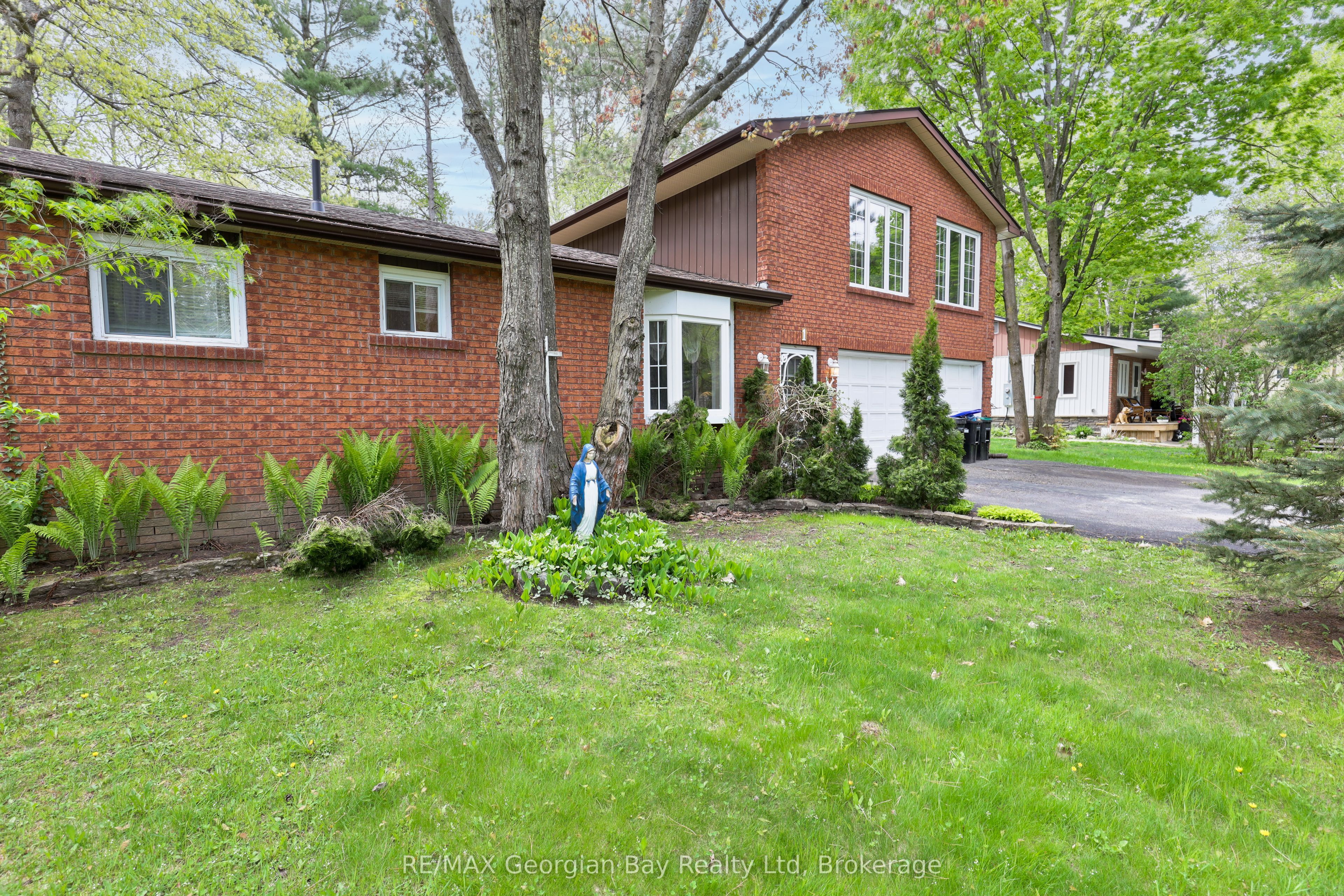 1 Lindale Avenue Property Photo 37
