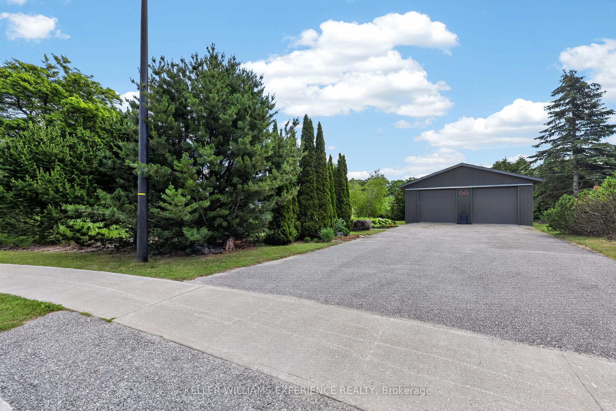 68 Royal Oak Drive Property Photo 3