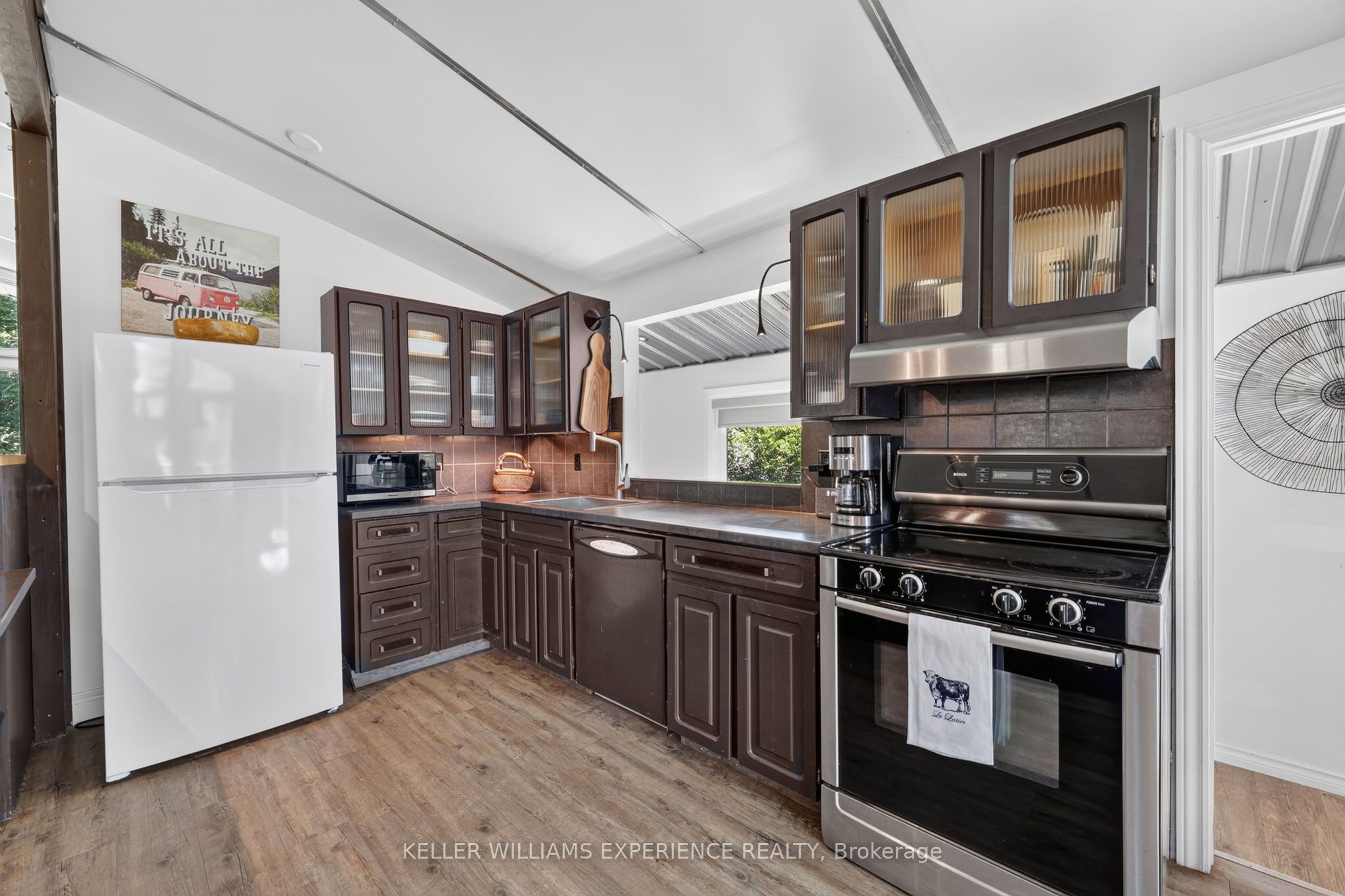 68 Royal Oak Drive Property Photo 11