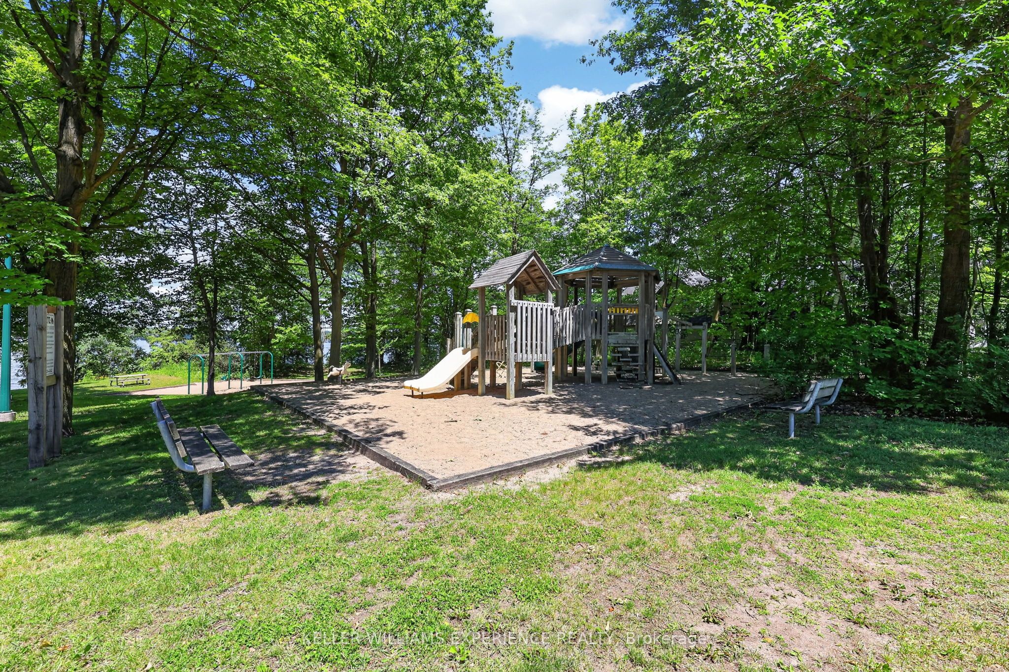 68 Royal Oak Drive Property Photo 44
