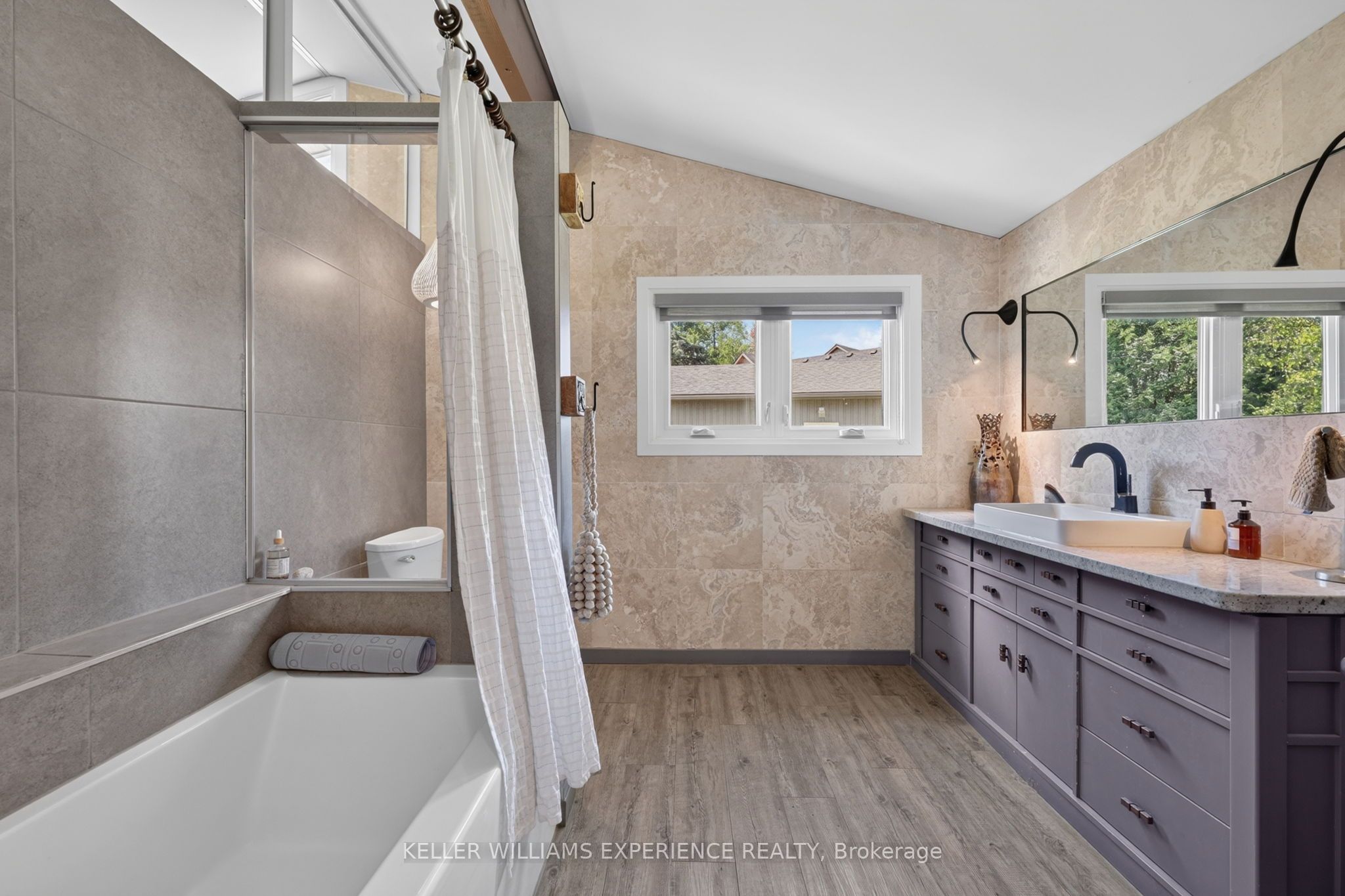 68 Royal Oak Drive Property Photo 16