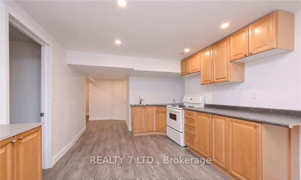 270 James Street E Property Photo 16