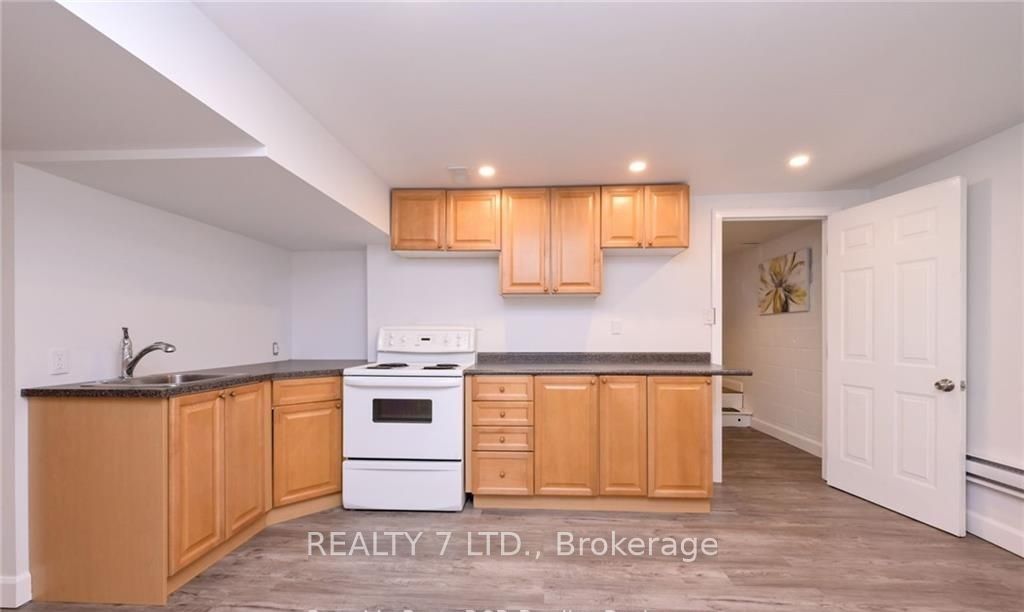 270 James Street E Property Photo 17