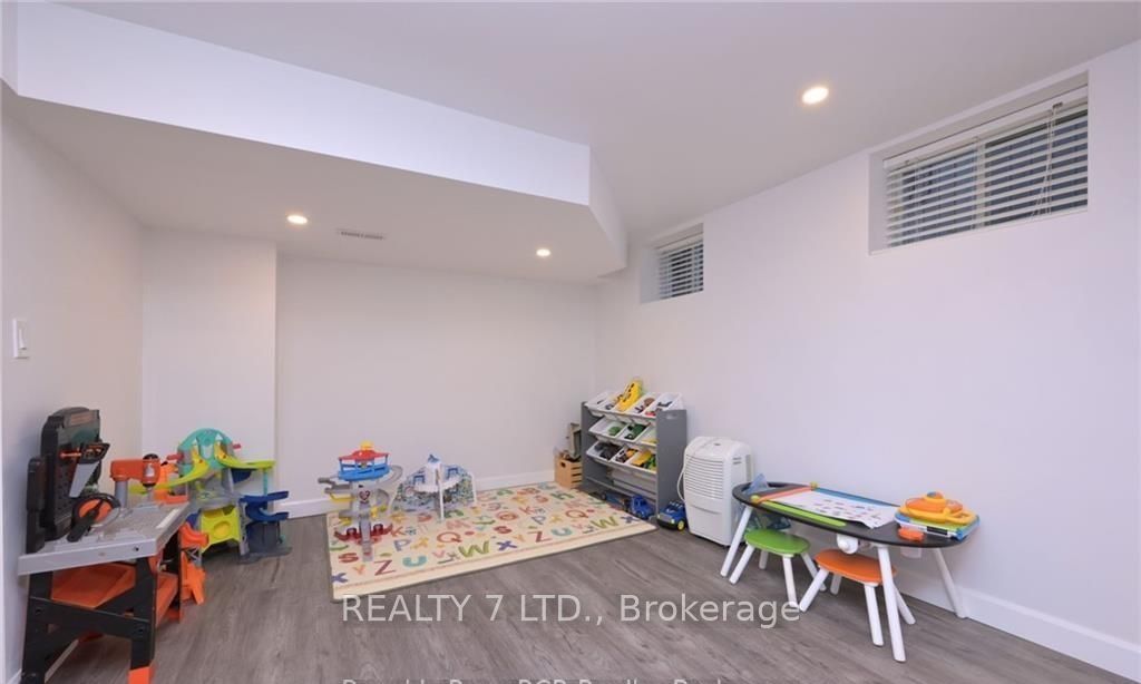 270 James Street E Property Photo 20