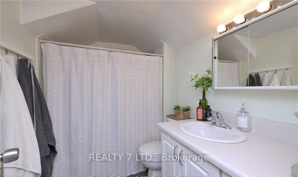 270 James Street E Property Photo 27