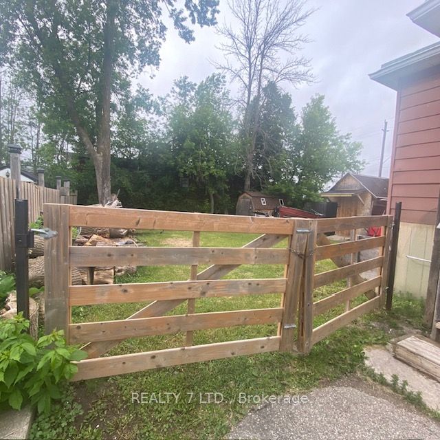 270 James Street E Property Photo 33