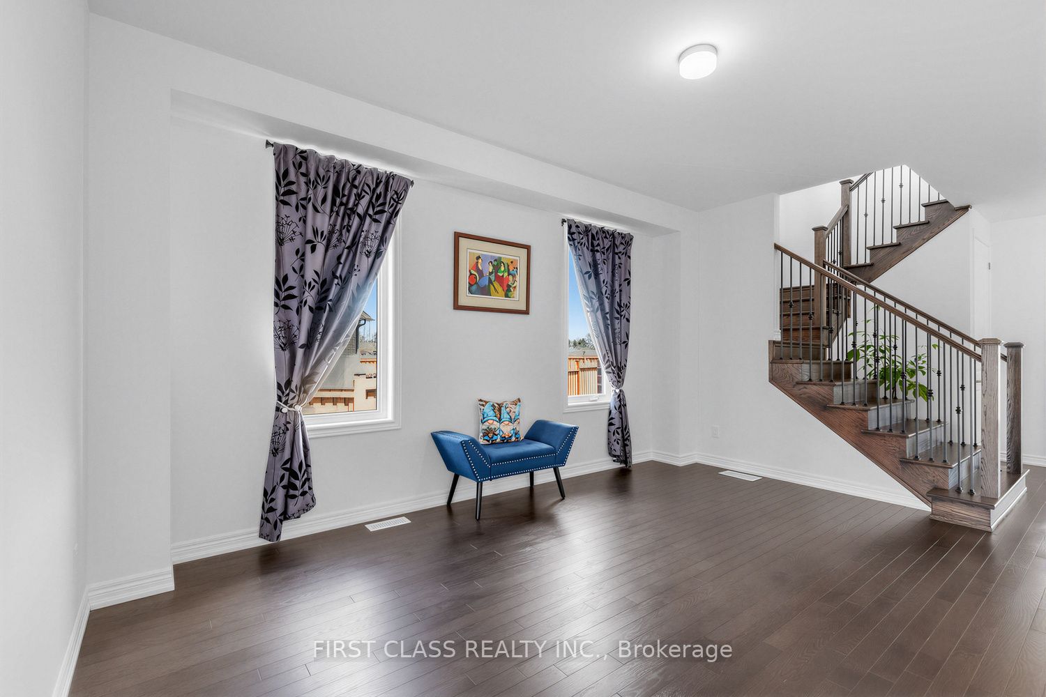 15 Abbey Crescent Property Photo 4