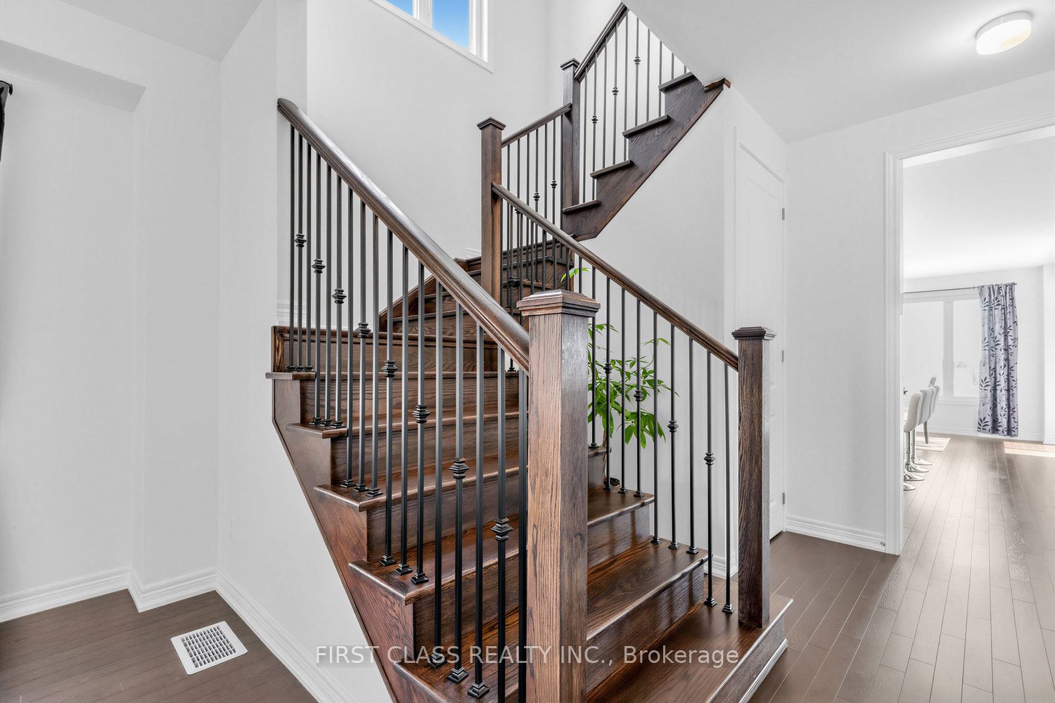 15 Abbey Crescent Property Photo 7