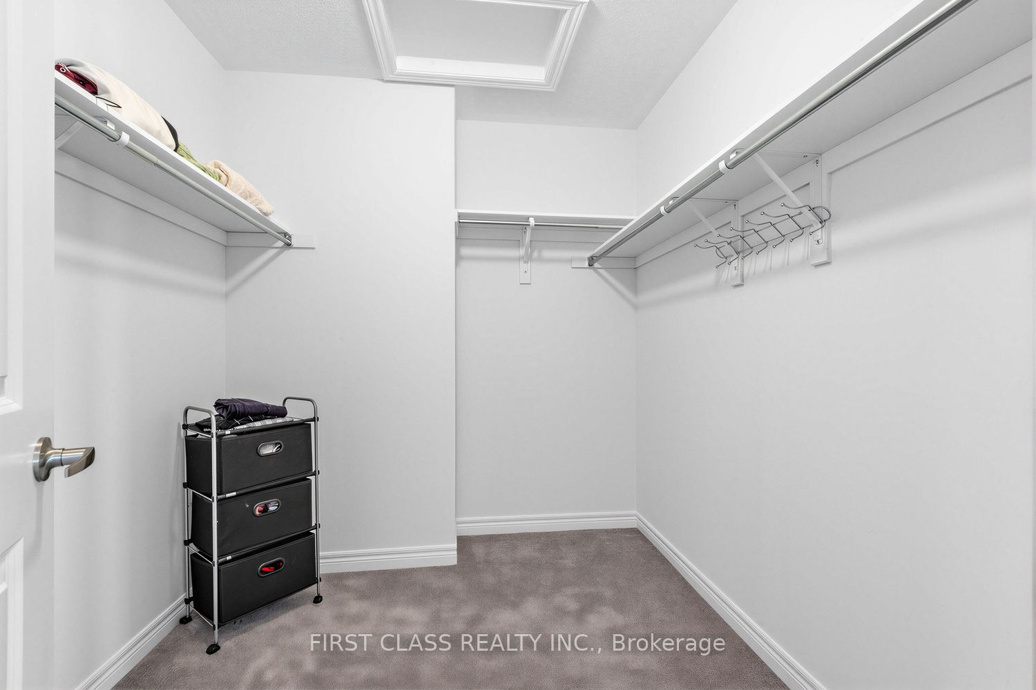 15 Abbey Crescent Property Photo 29