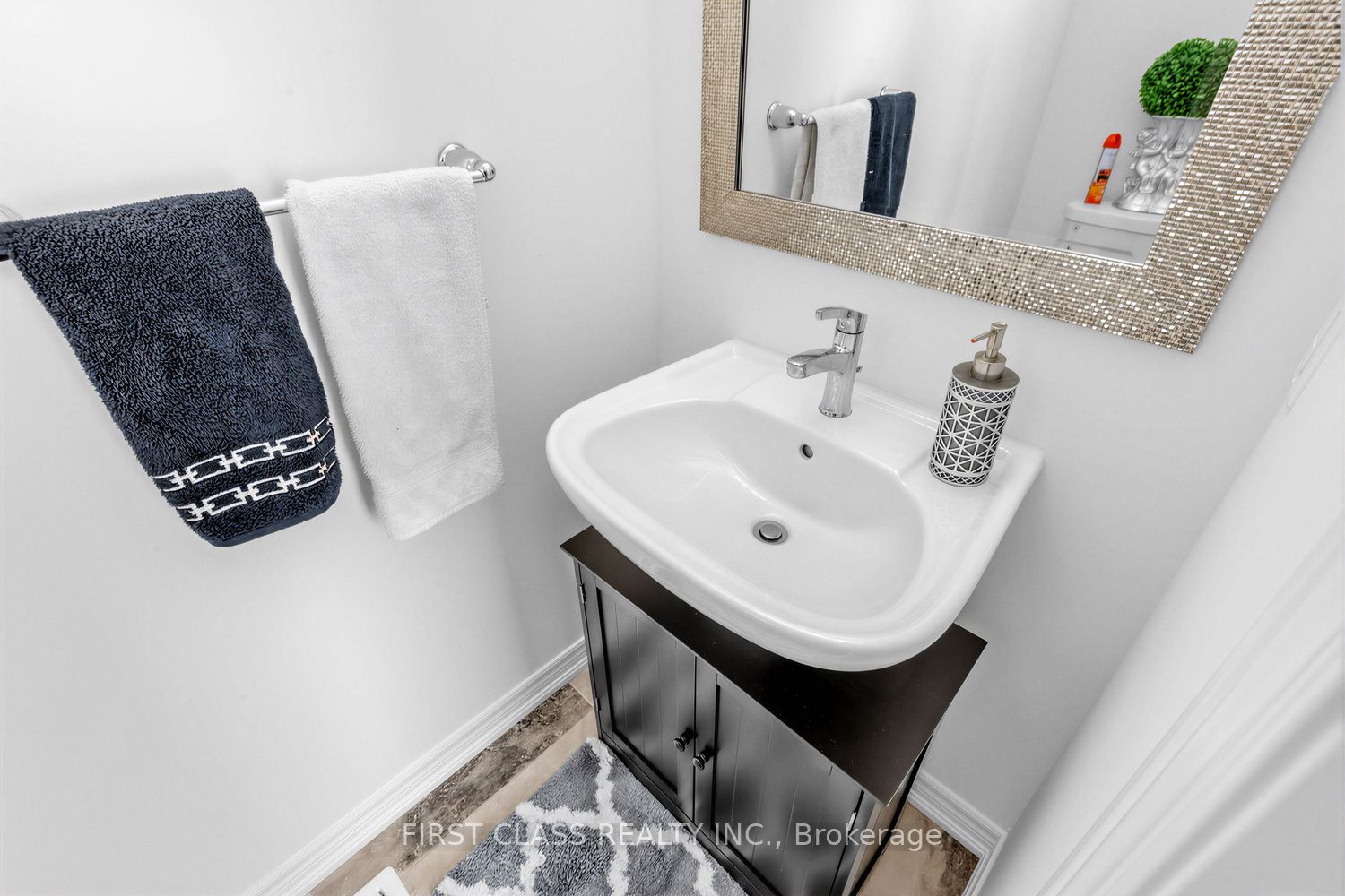 15 Abbey Crescent Property Photo 37
