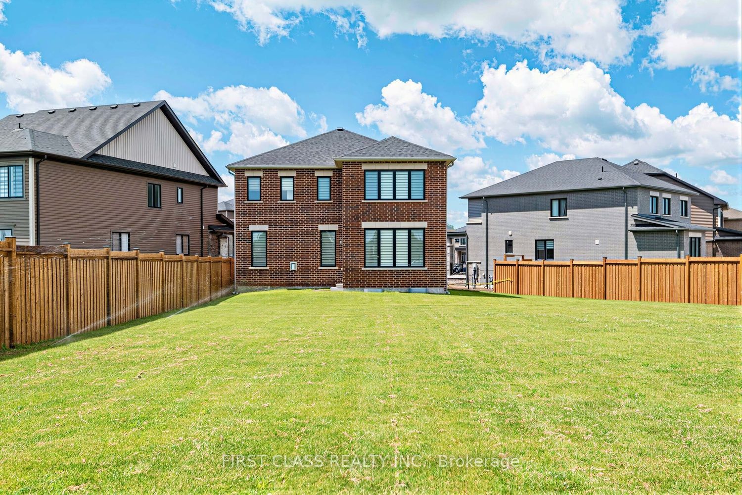 15 Abbey Crescent Property Photo 41