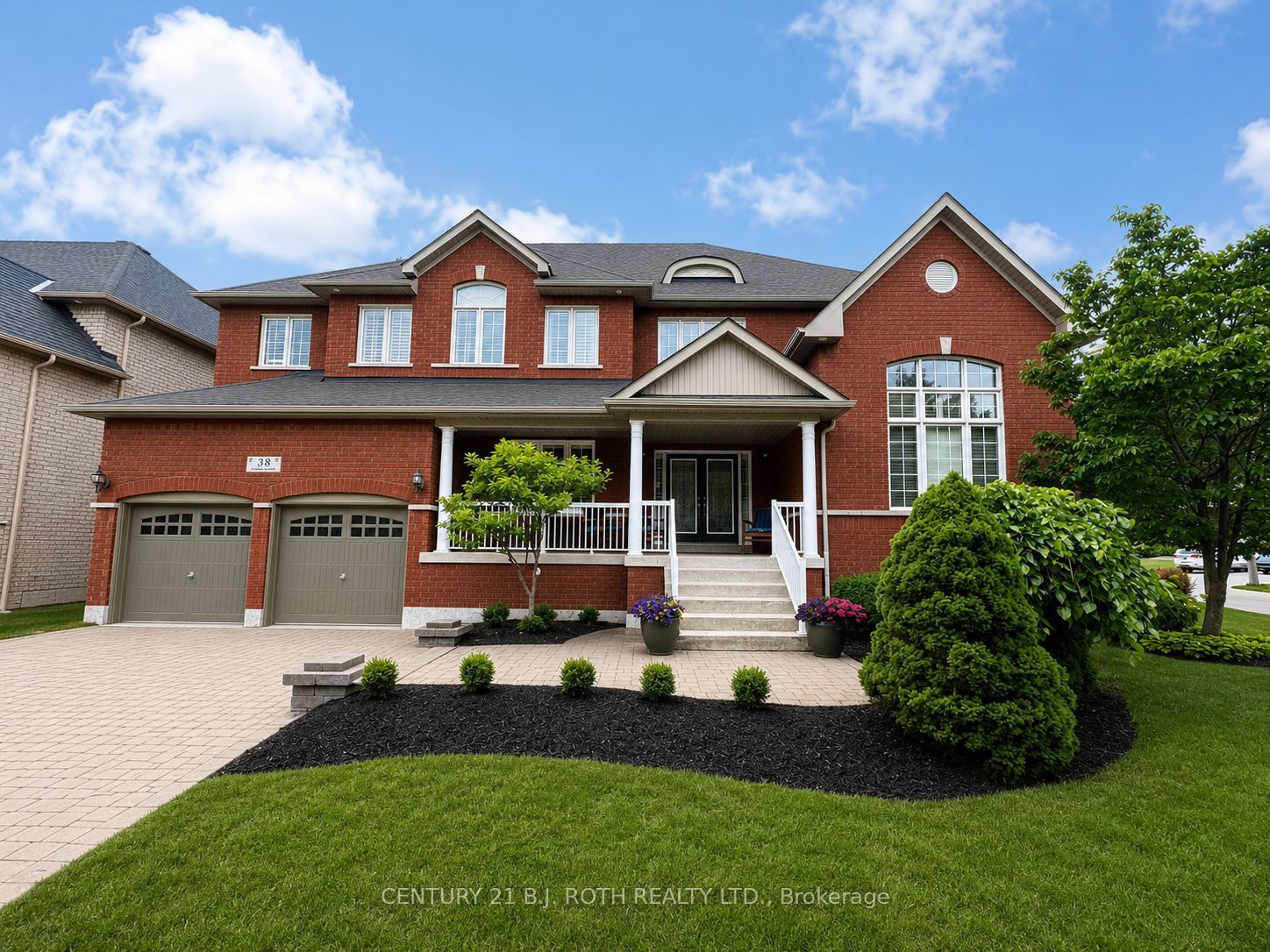 38 Camelot Square Property Photo 1