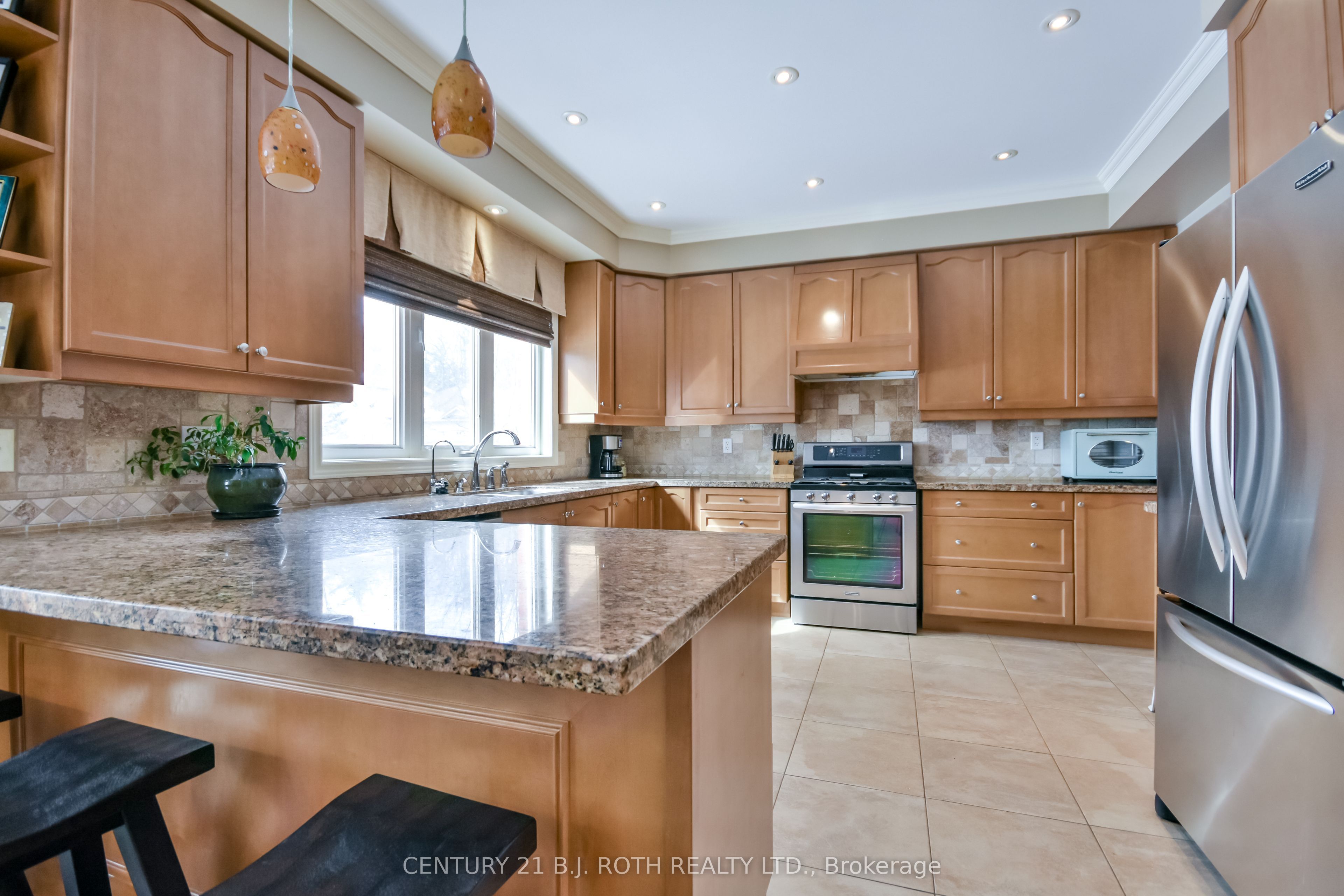 38 Camelot Square Property Photo 10