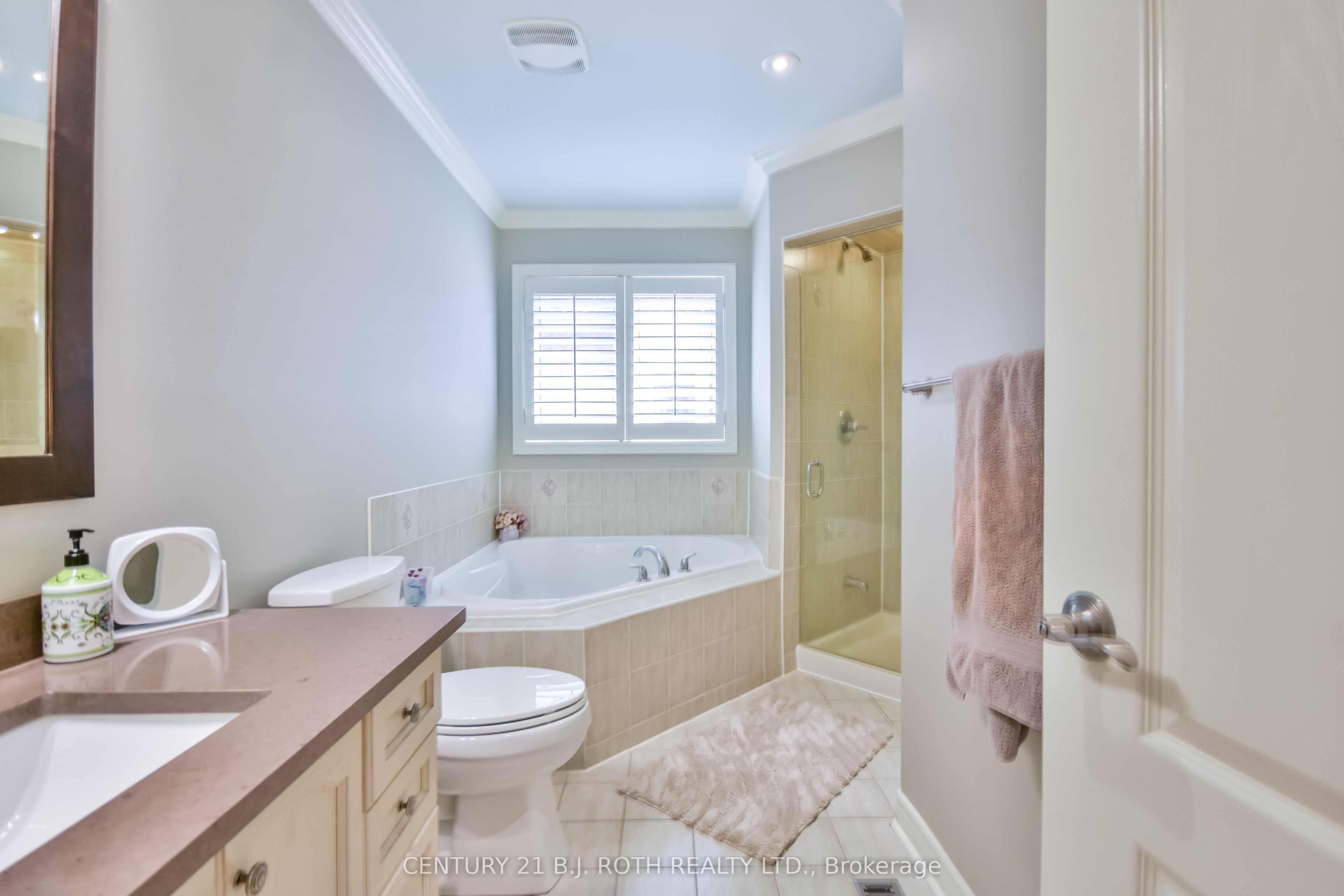 38 Camelot Square Property Photo 17