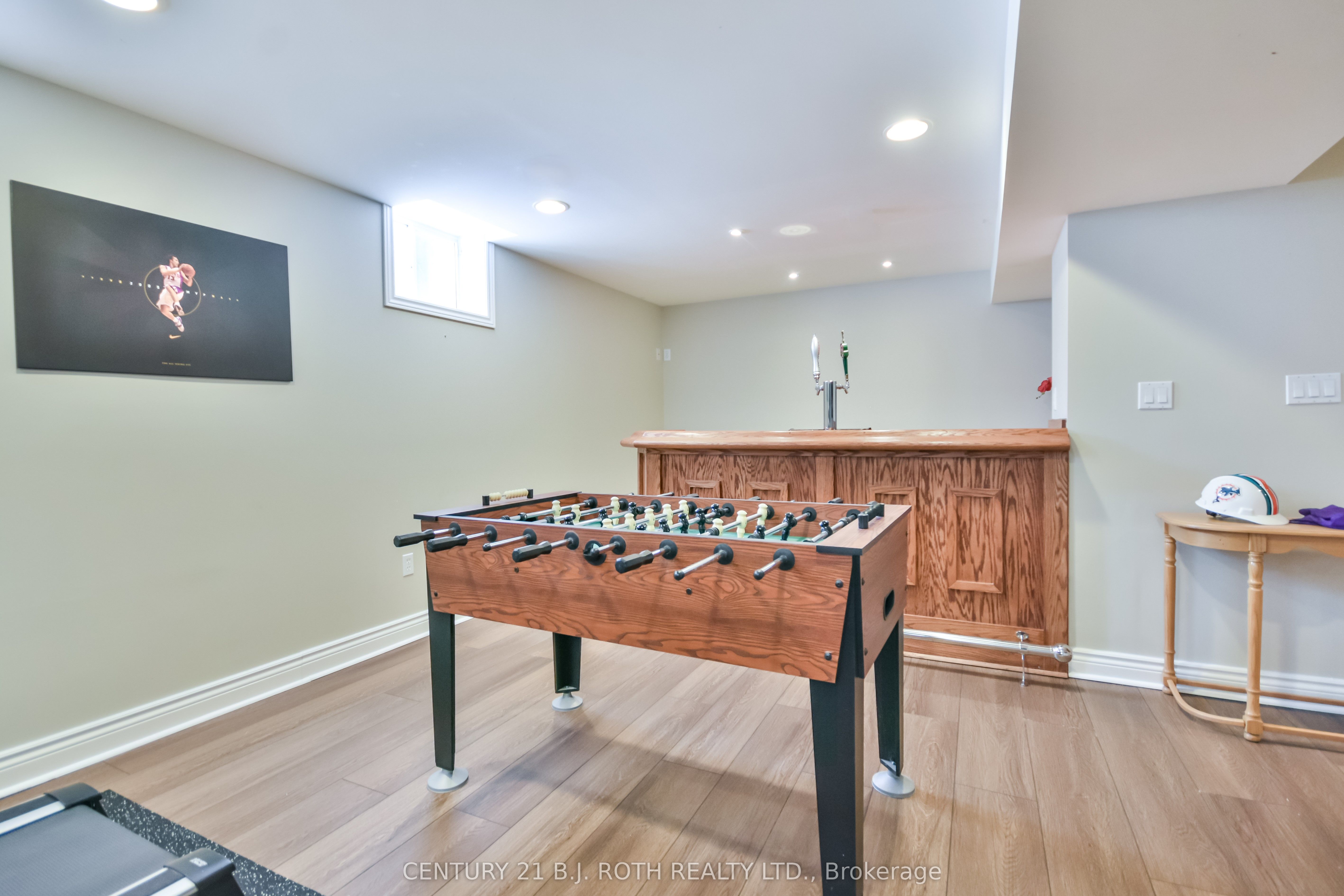 38 Camelot Square Property Photo 25