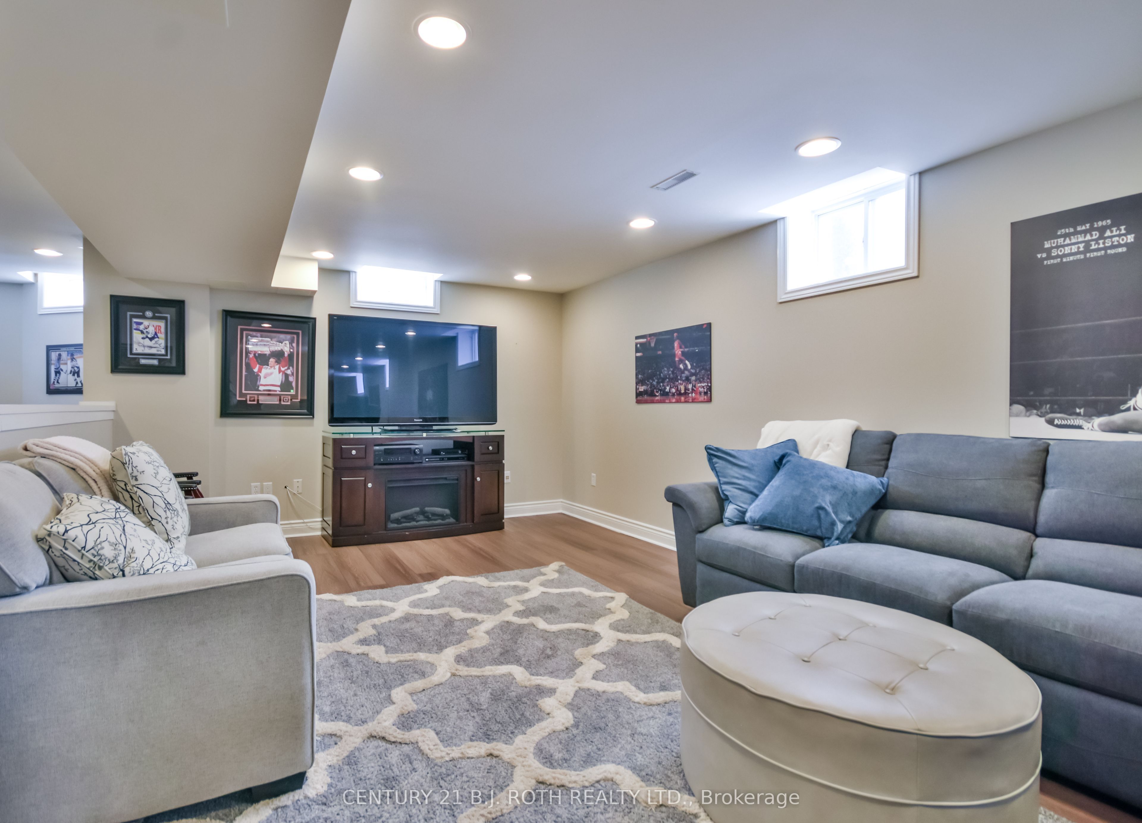 38 Camelot Square Property Photo 26