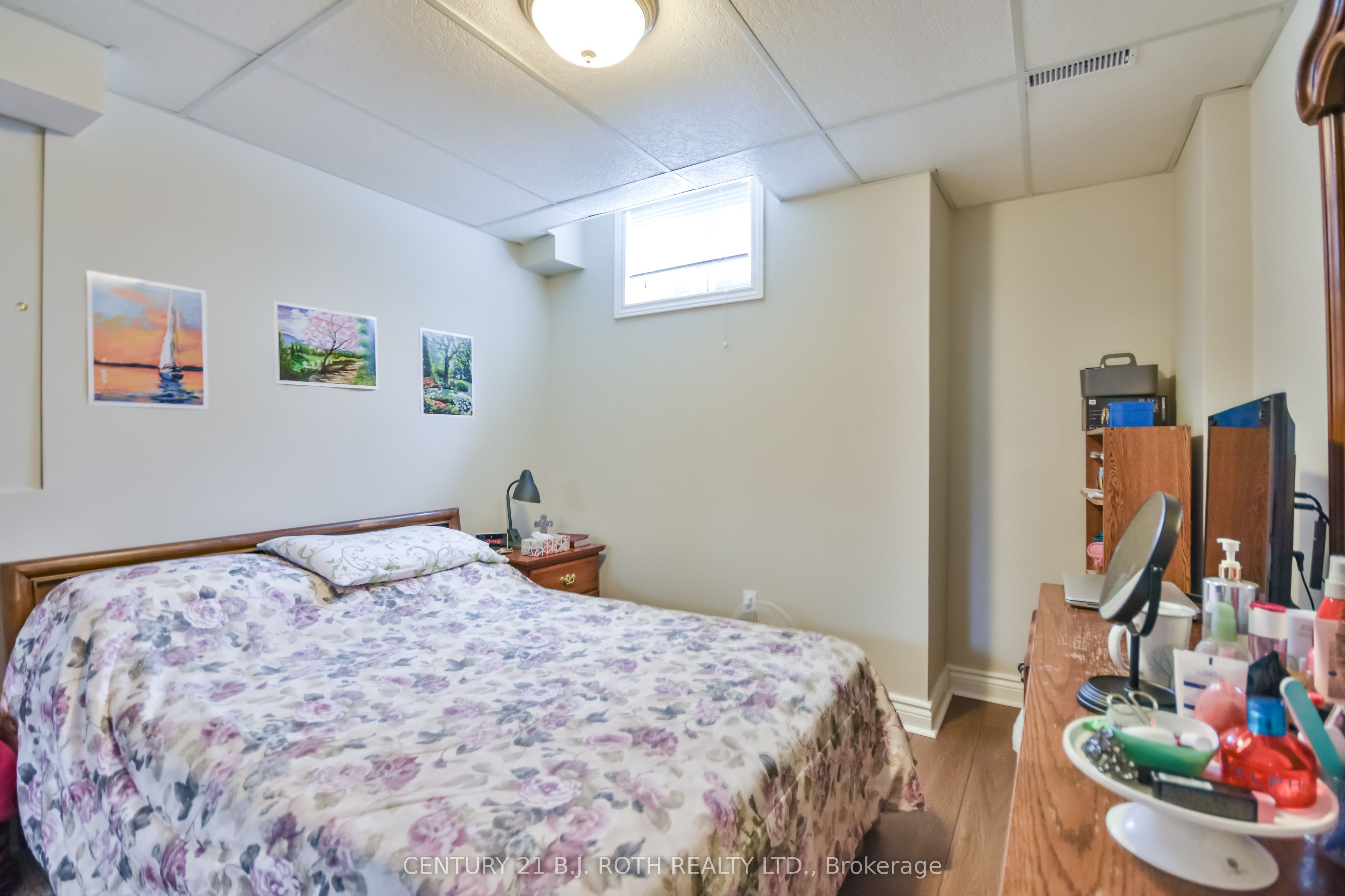 38 Camelot Square Property Photo 27