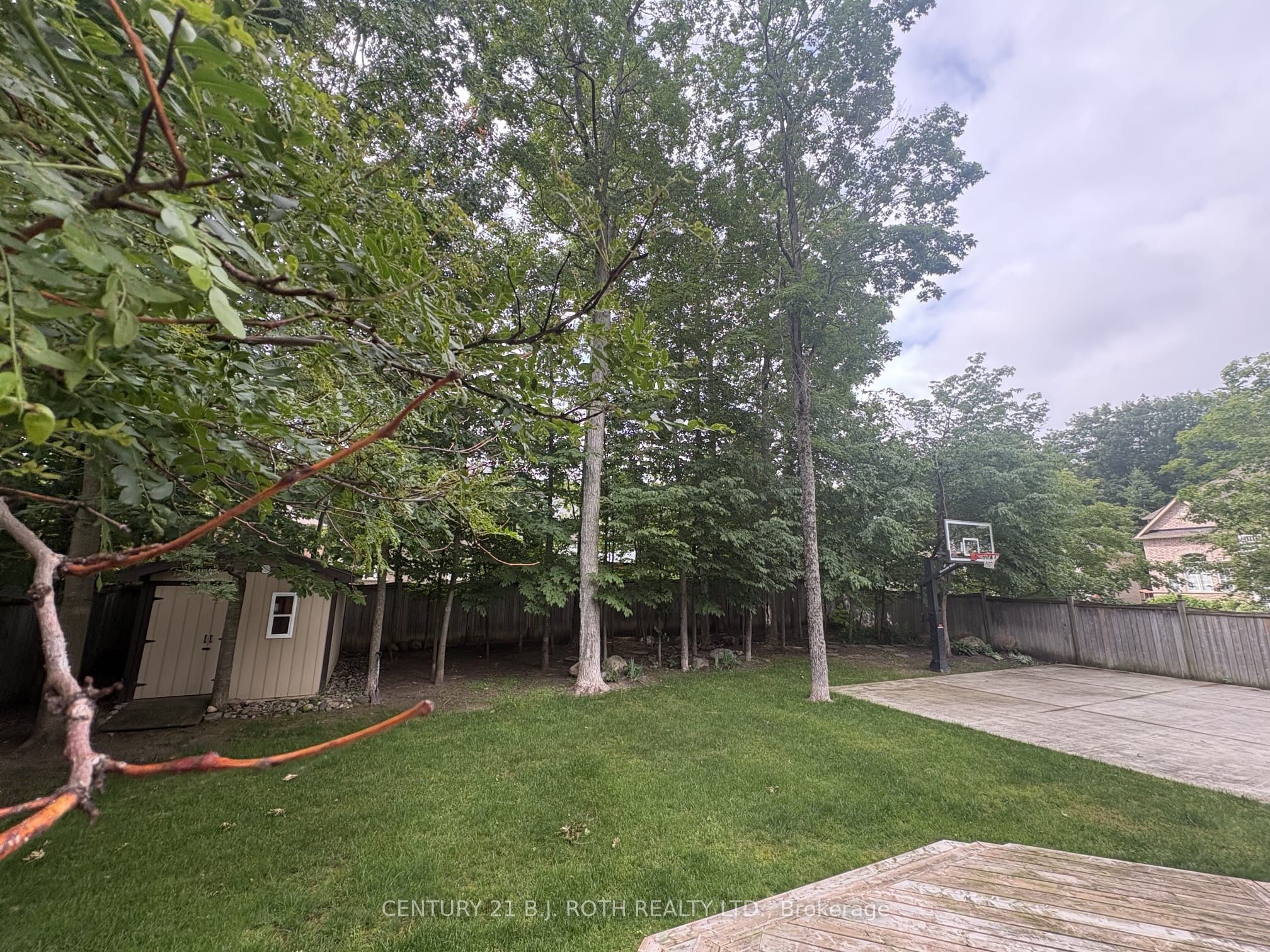 38 Camelot Square Property Photo 33