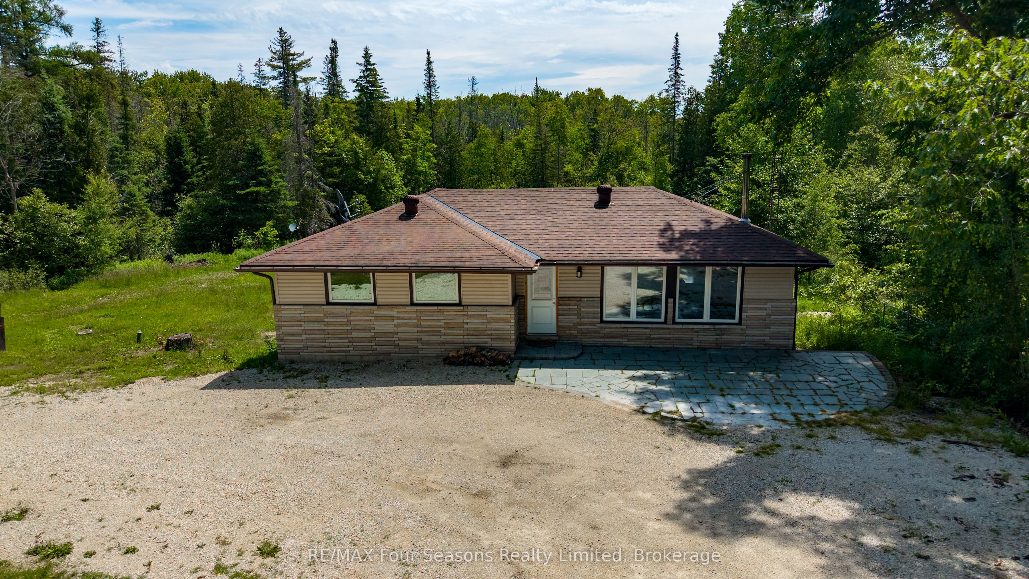 2133 Klondike Park Road Property Photo 3
