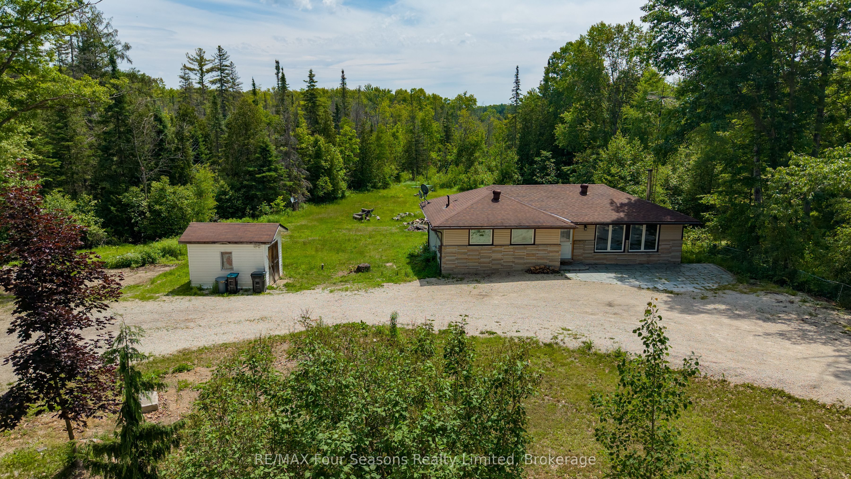 2133 Klondike Park Road Property Photo 4