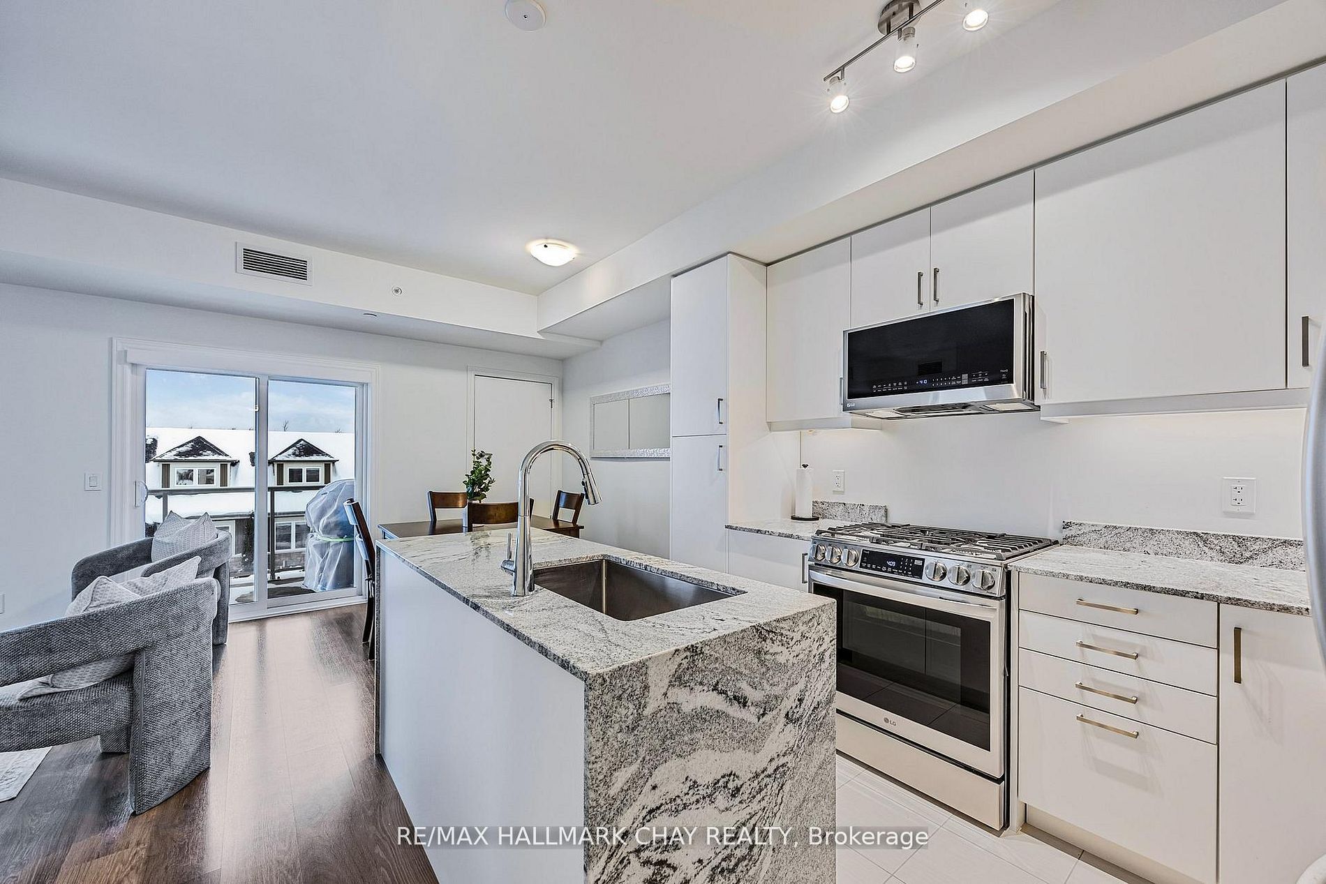 5 Spooner Crescent 210 Property Photo 3