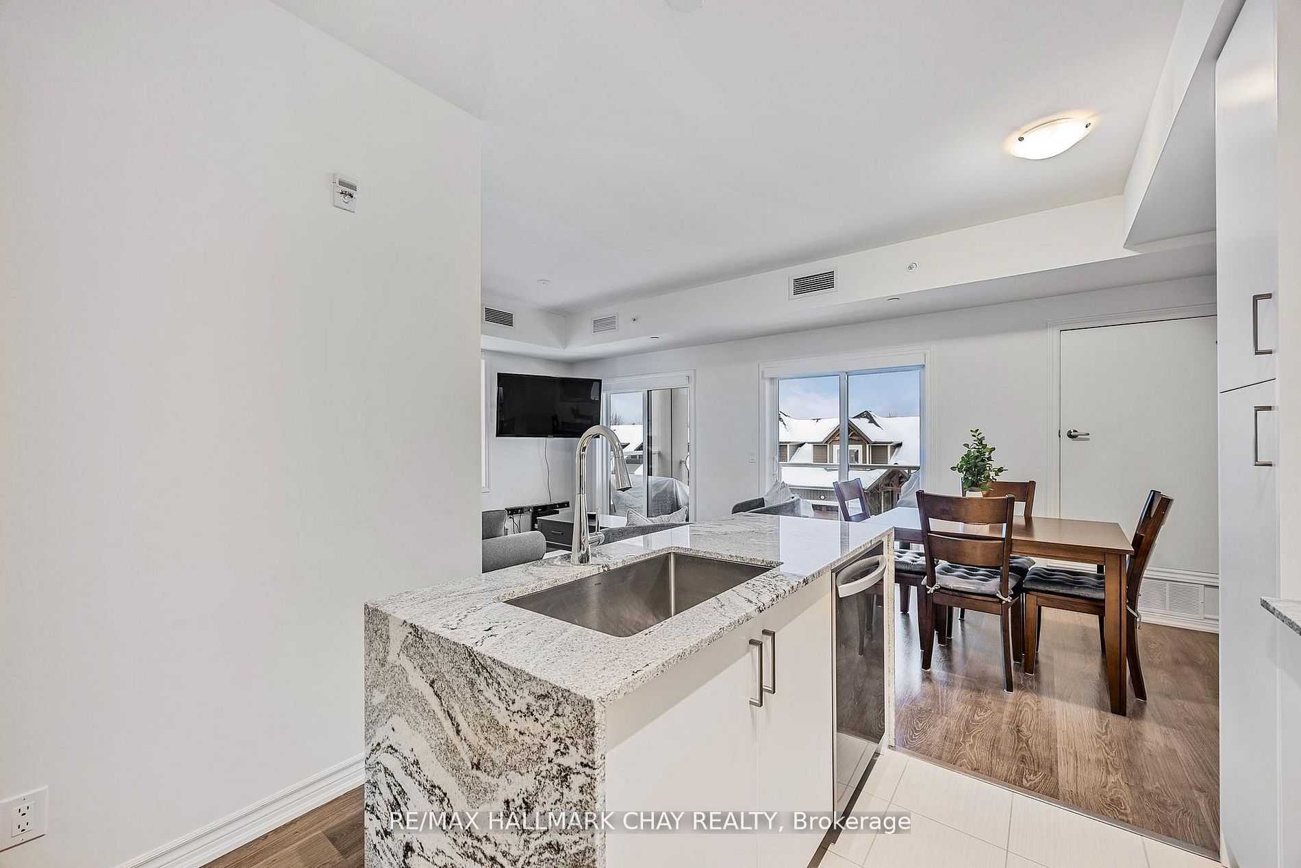 5 Spooner Crescent 210 Property Photo 6