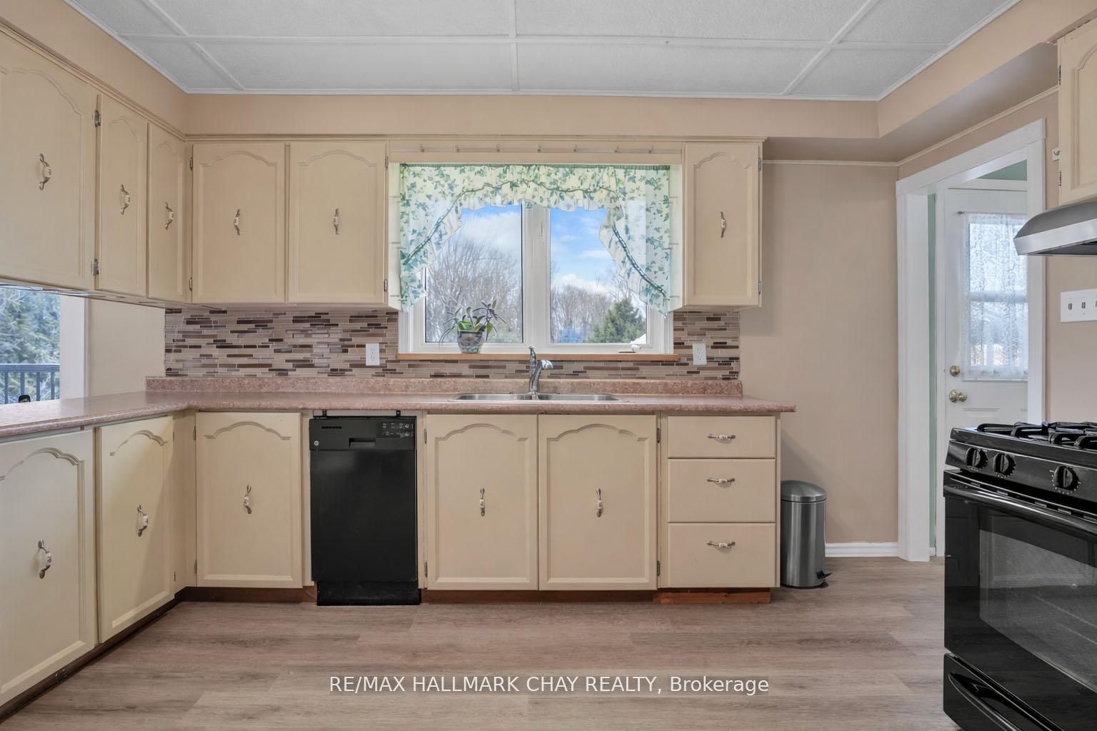 8315 93 Highway Property Photo 5