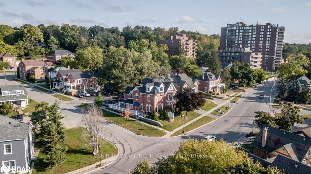 1 Berczy Street Property Photo 3