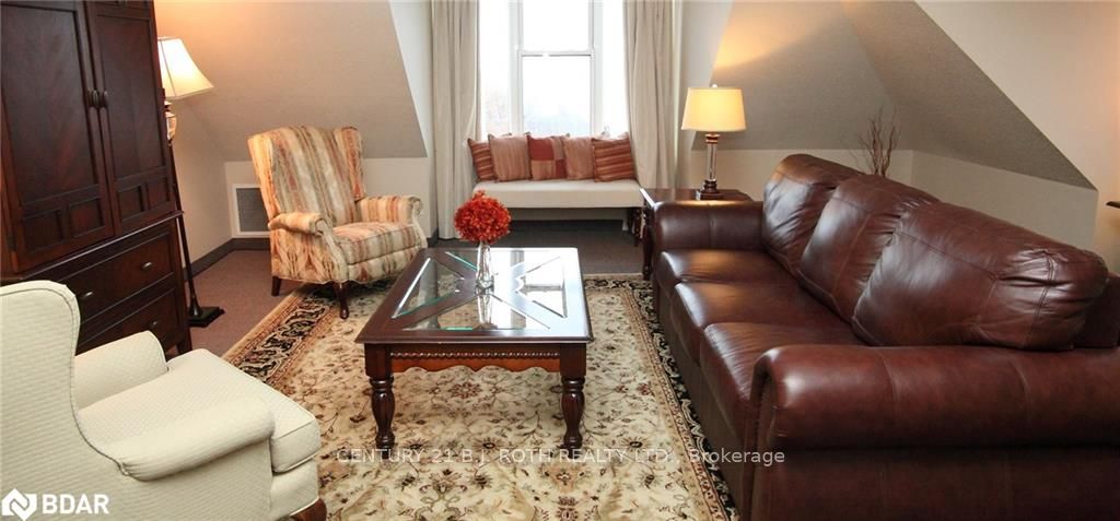 1 Berczy Street Property Photo 7