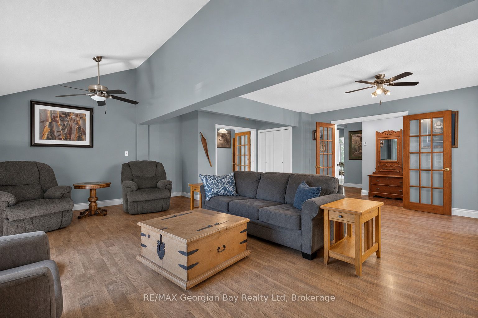 450 Ellerys Side Road Property Photo 6