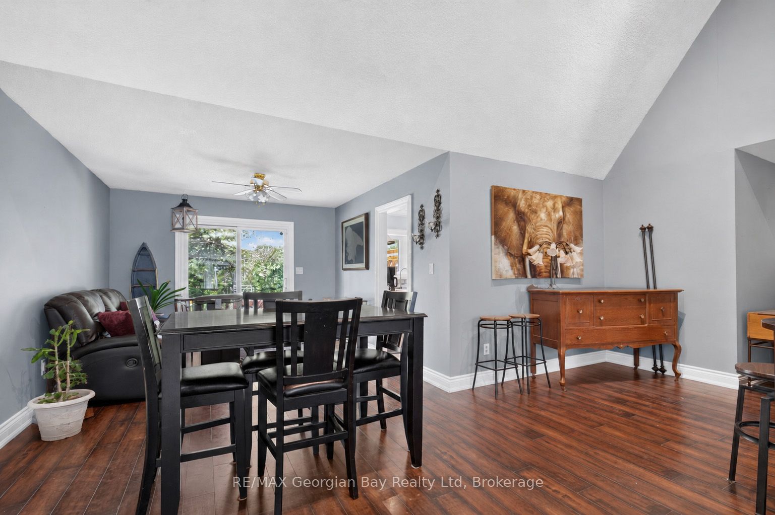 450 Ellerys Side Road Property Photo 10
