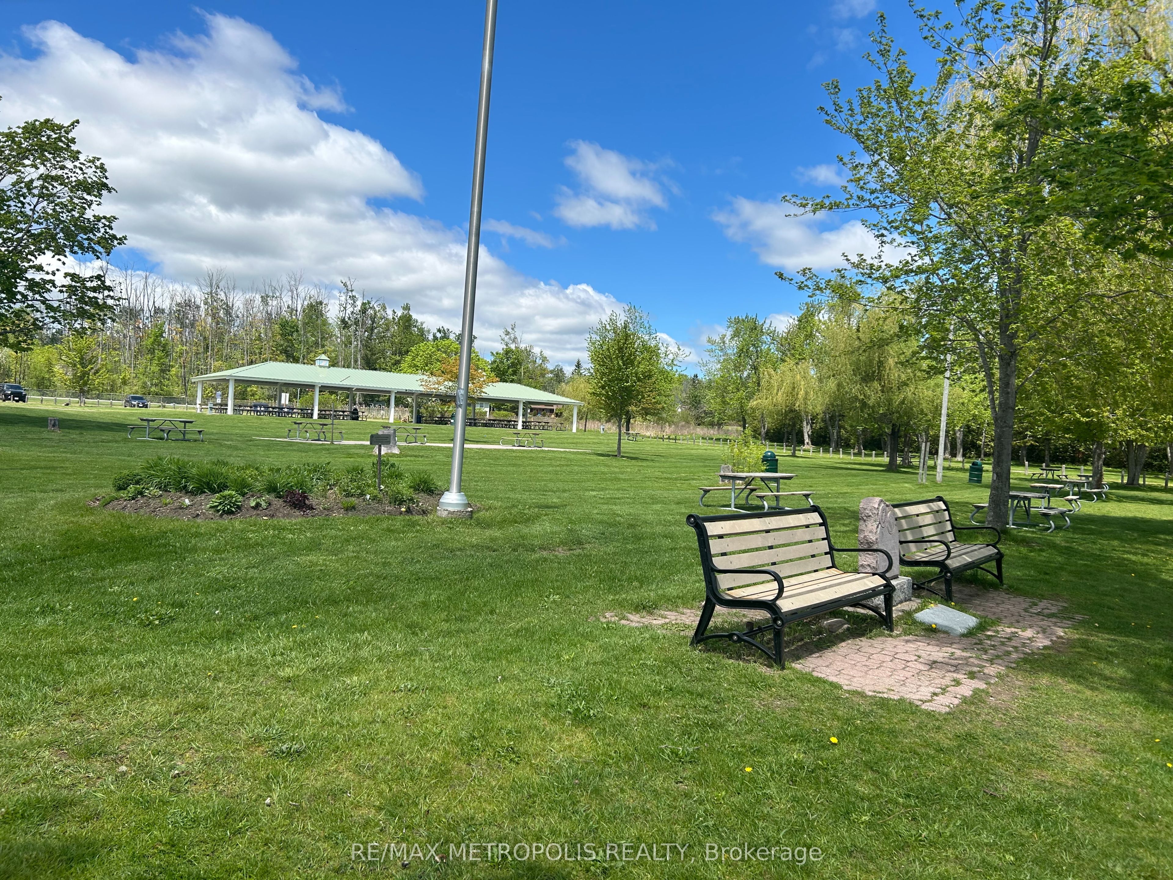 593 Lakeshore Road E Property Photo 10