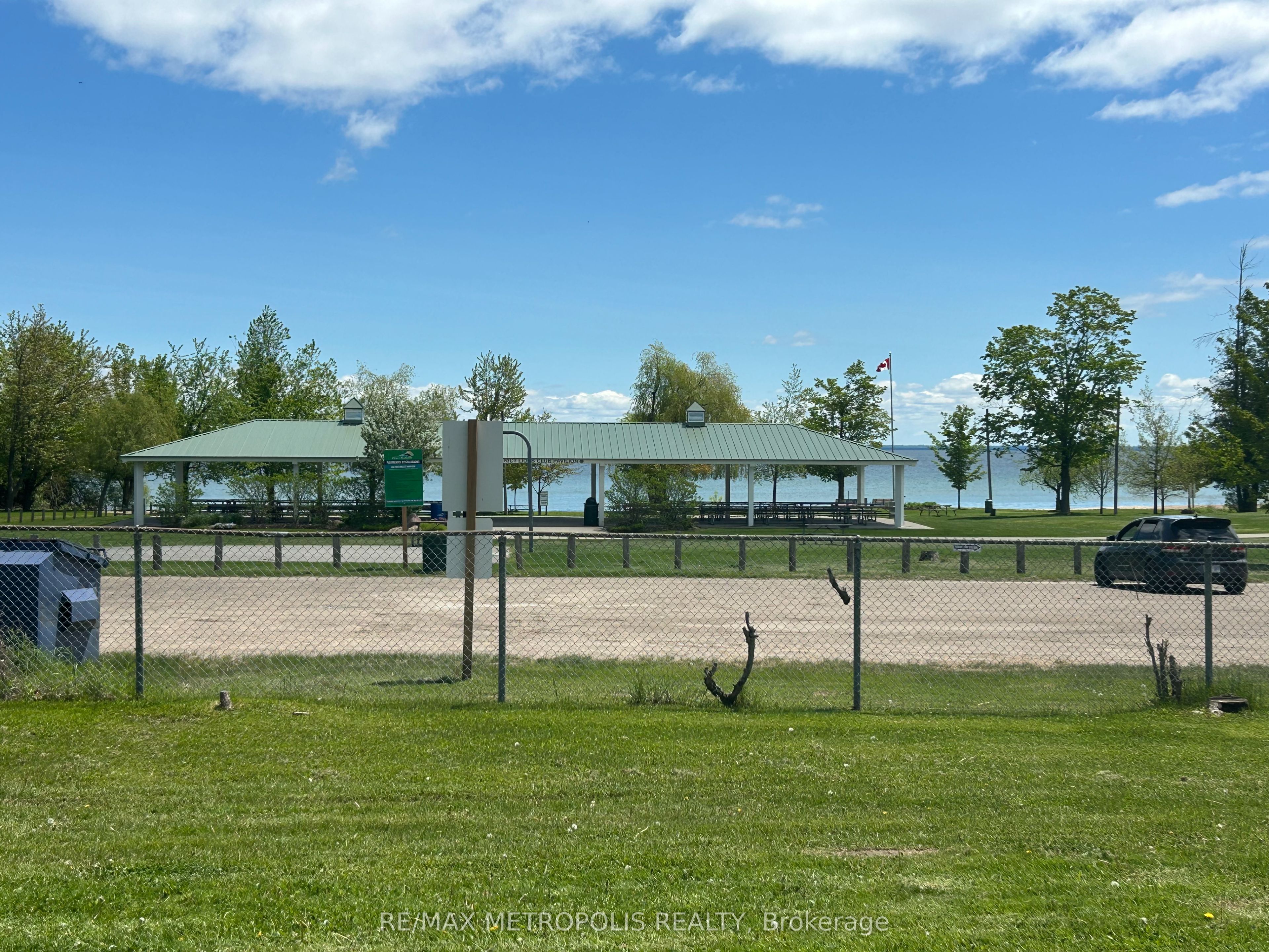 593 Lakeshore Road E Property Photo 13