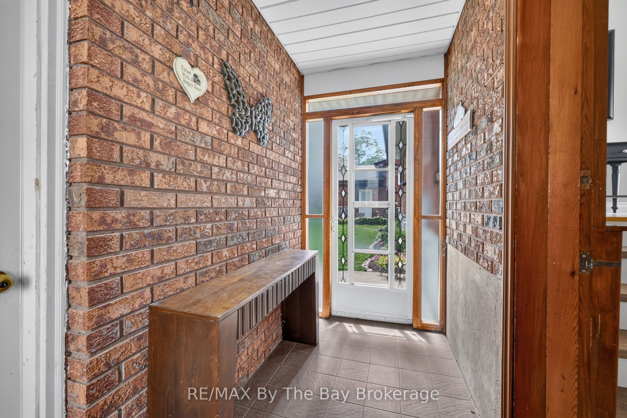 1434 River Road W Property Photo 4